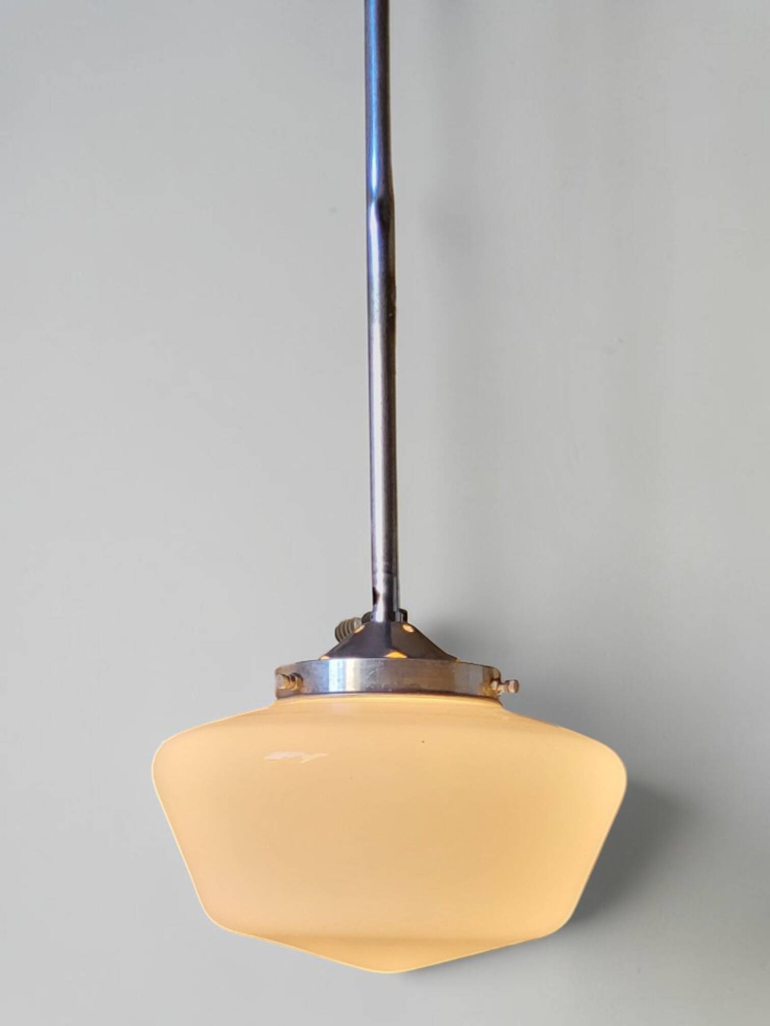 Suspension verre opalin Années 50