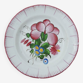 Old earthenware plate: blueberry décor