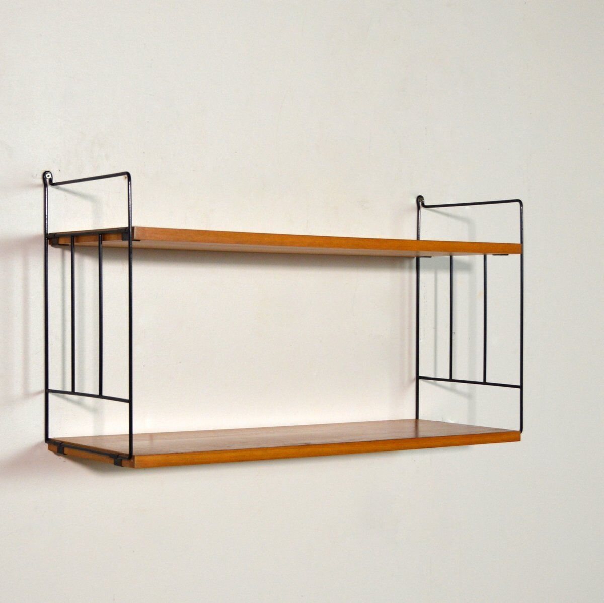 Shelf string 1960 vintage