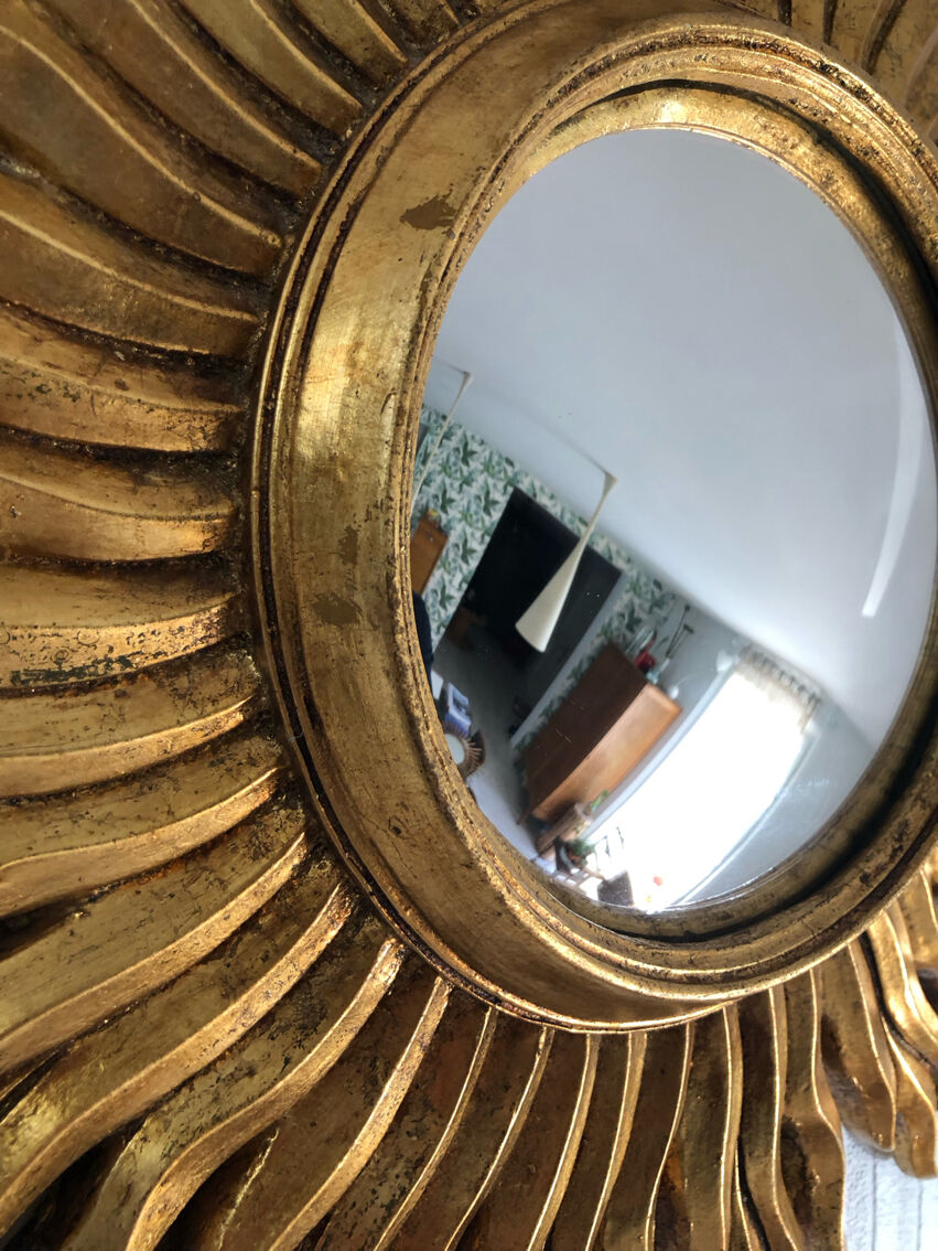 Miroir convexe en résine dorée - 1960