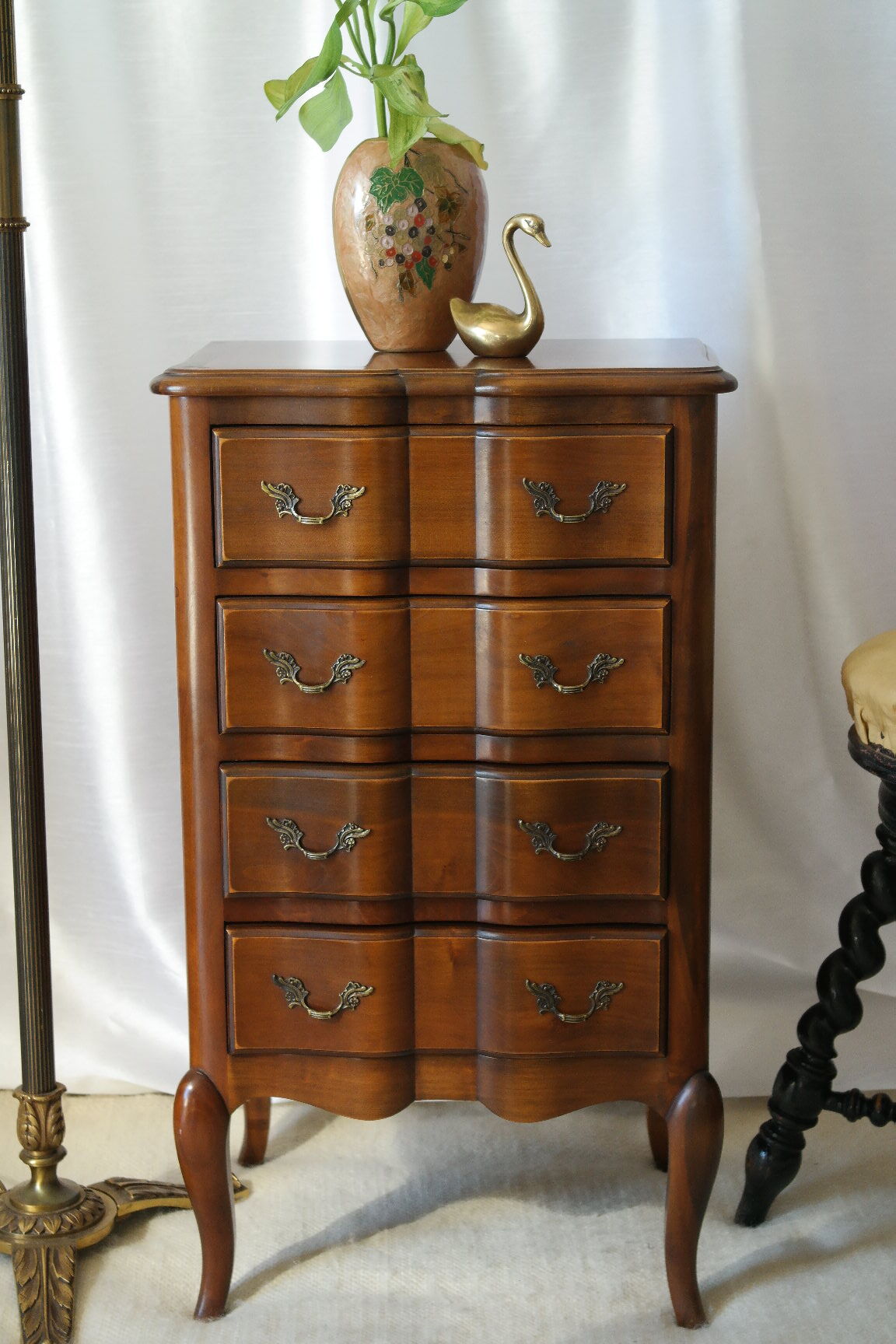Chiffonnier style Louis XV cherry in marquetry