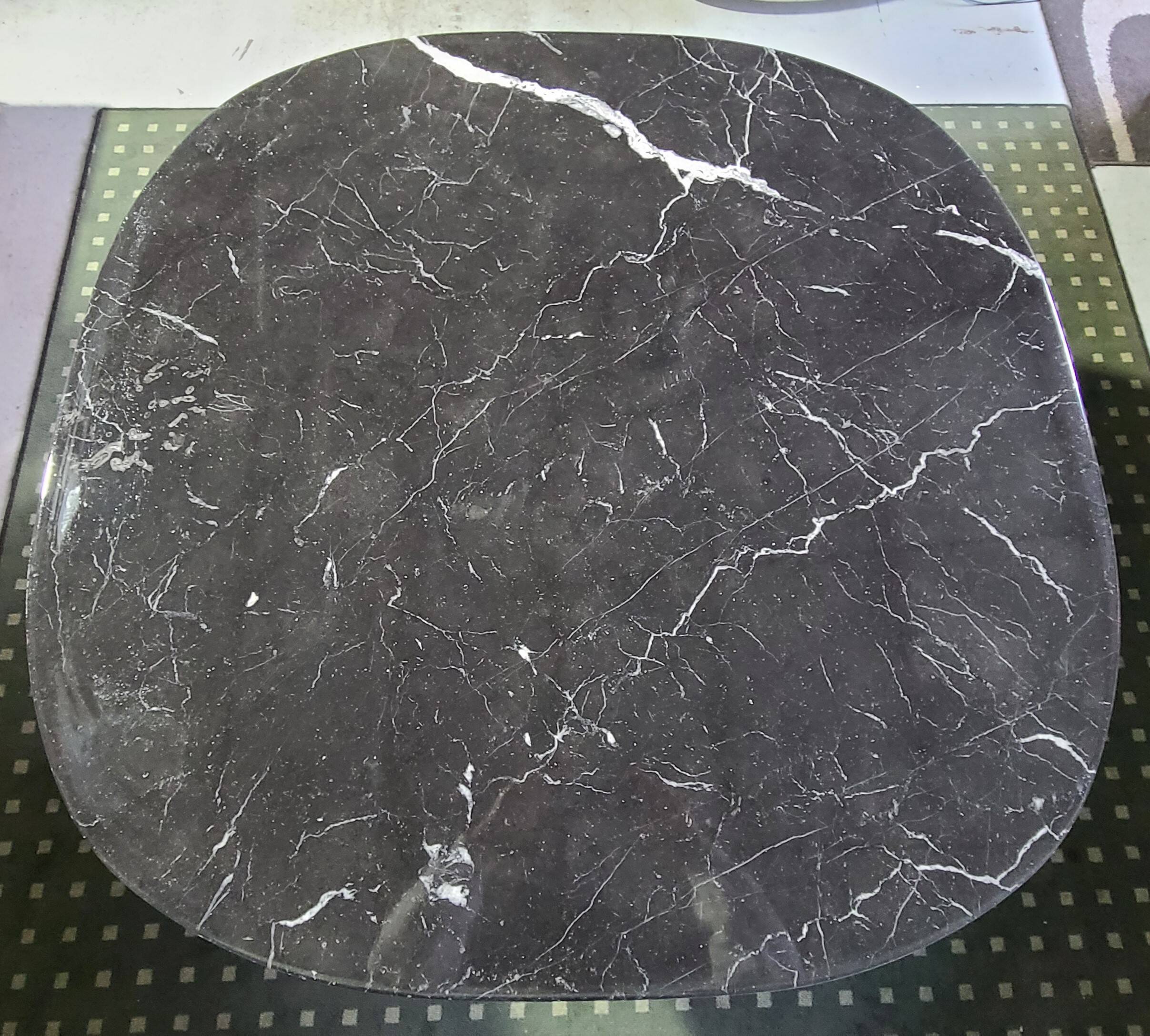 Table model Pathos collection Simplice edited by Maxalto of the B&B Italia group.