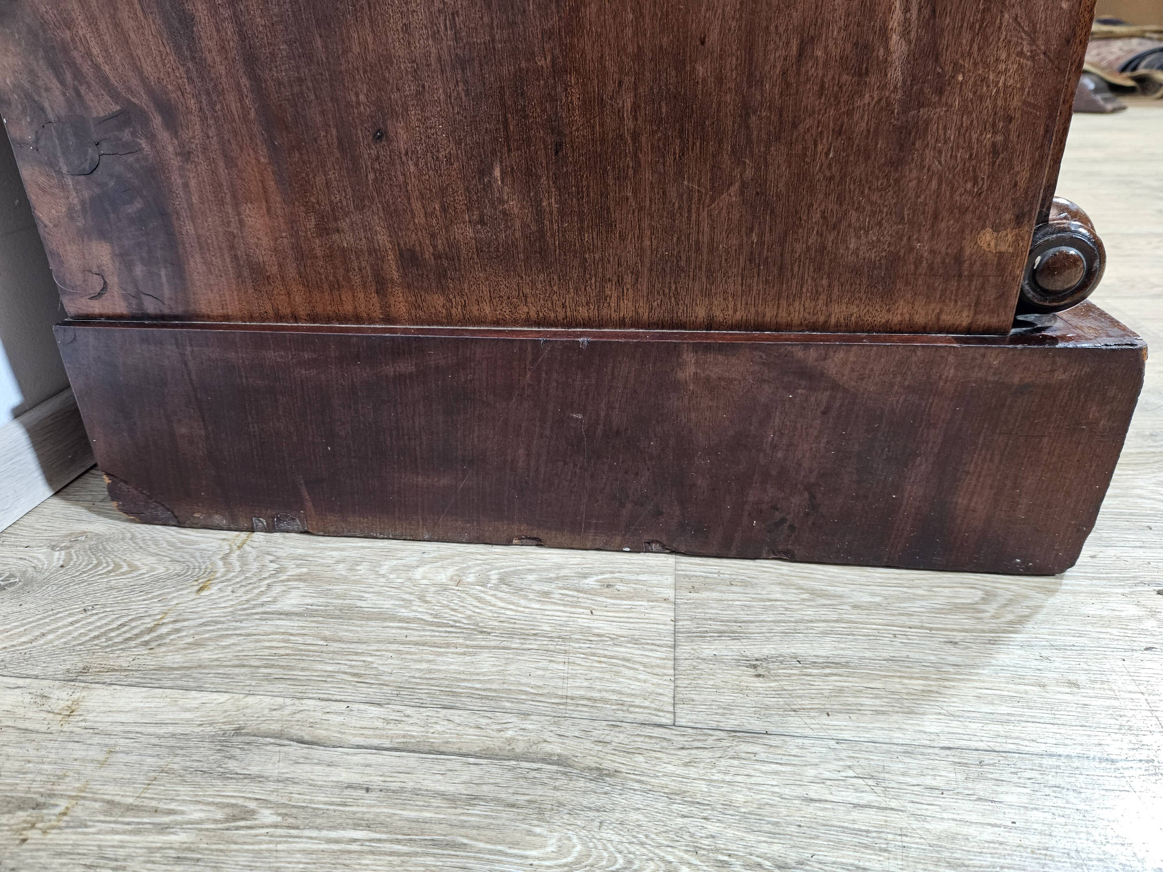Chiffonier commode Biedermeier/Mahogany, première moitié du 19e siècle