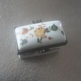 Lot 2 porcelain boxes Art