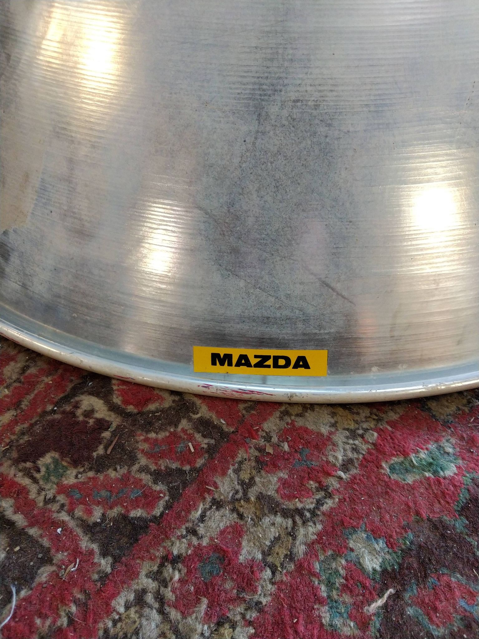 Suspension industrielle Mazda
