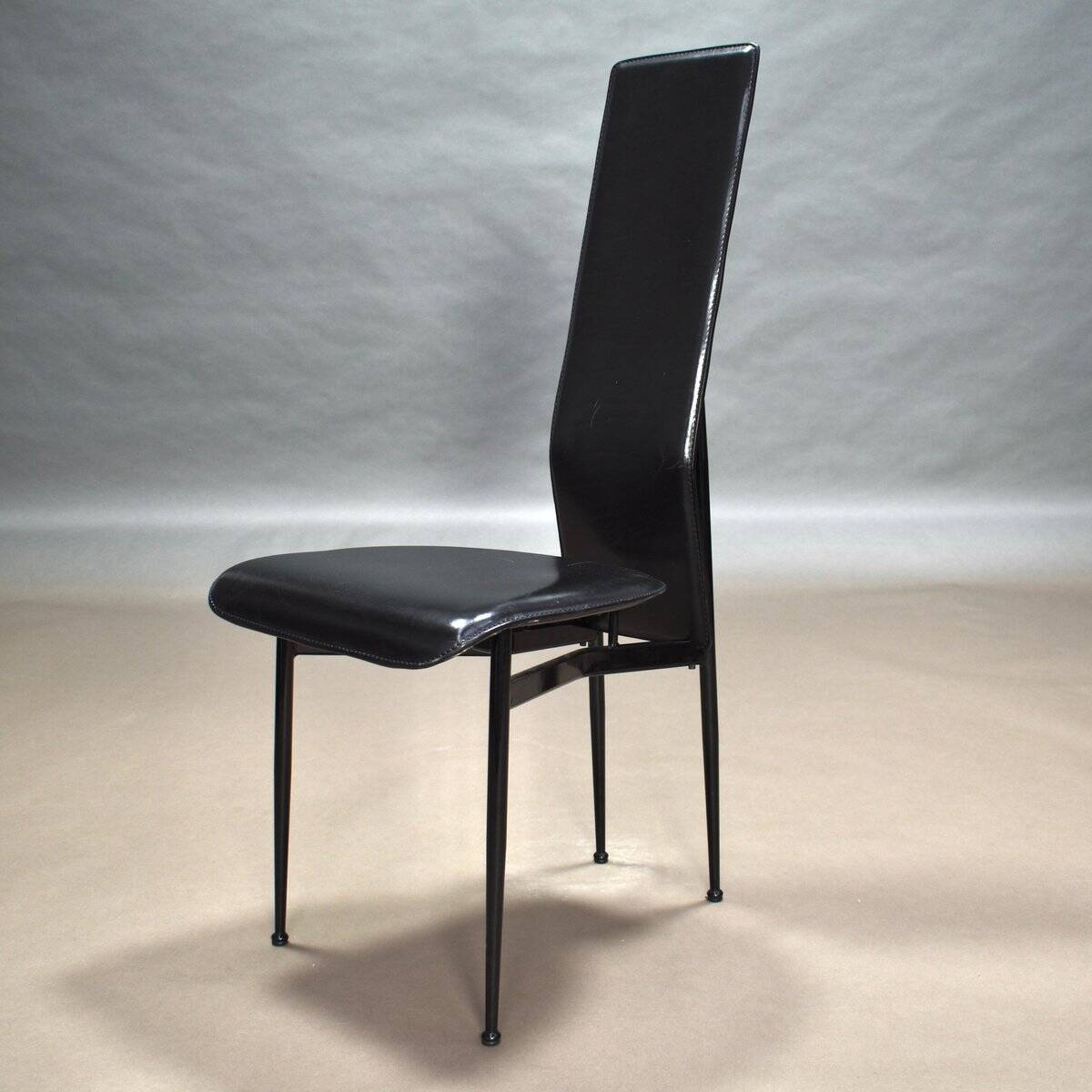 Chaises de salle à manger en cuir noir par Giancarlo Vegni et Gualtierotti pour Fasem, Italie, années 1980, ensemble de 6.