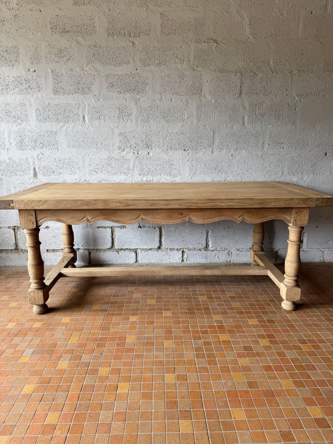 Aero-sanded oak farmhouse table