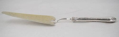 Christofle Rubans model, very beautiful cake server, engraved.