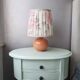 Lampe en céramique avec abat-jour en tissu plissé, années 80