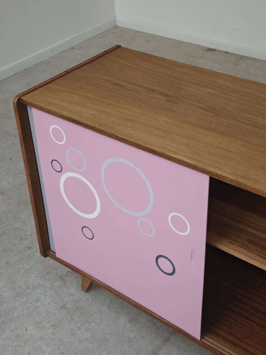 Buffet U 452 rose et gris par Jiri Jiroutek pour Intérier Praha