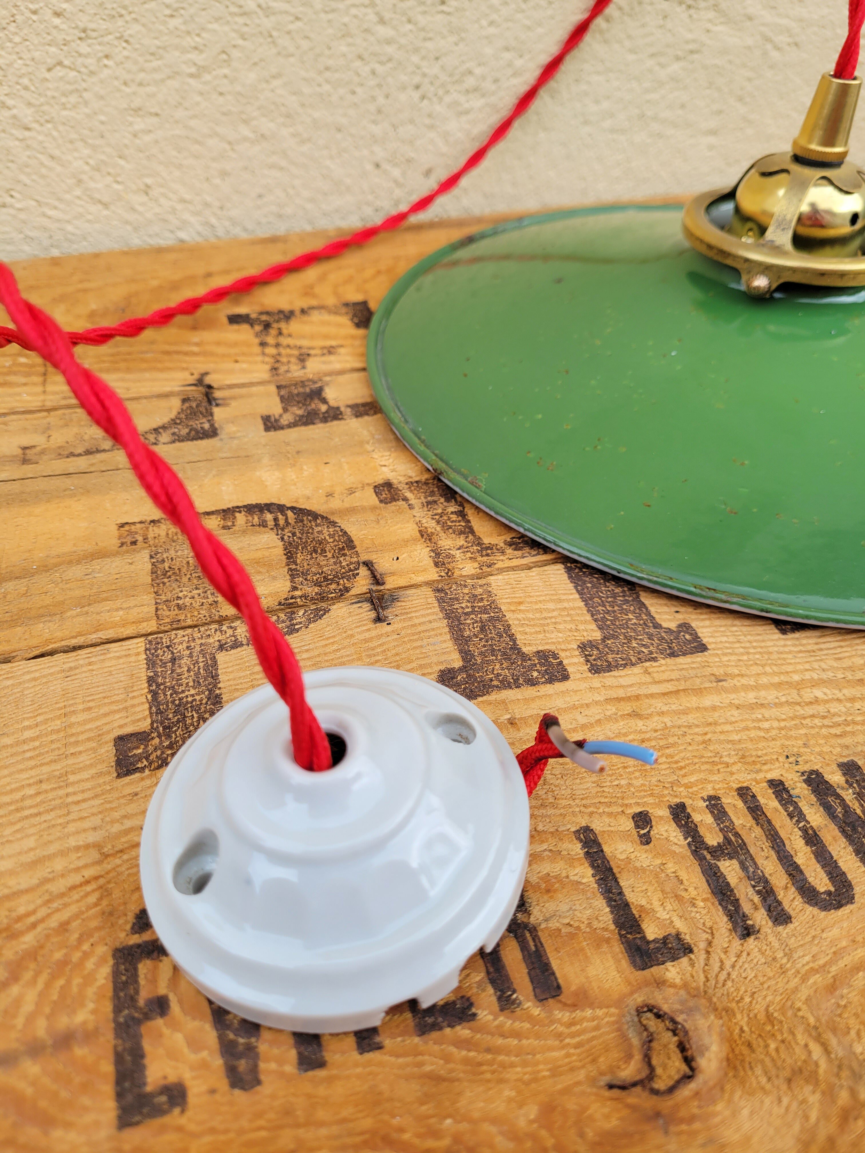 Enamelled sheet metal suspension