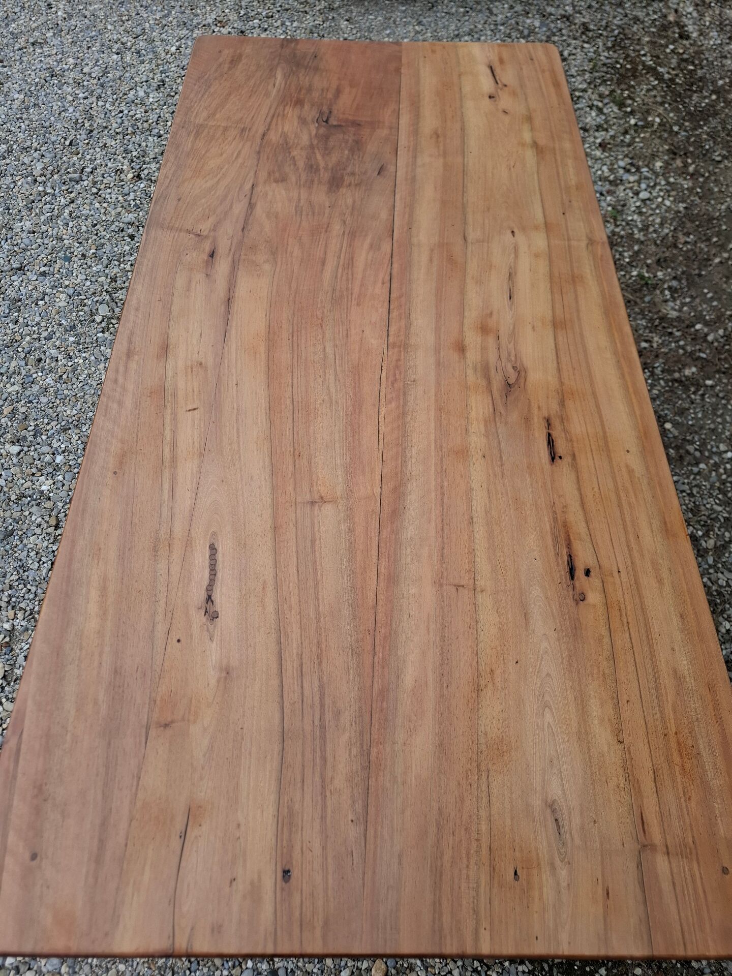Farm table