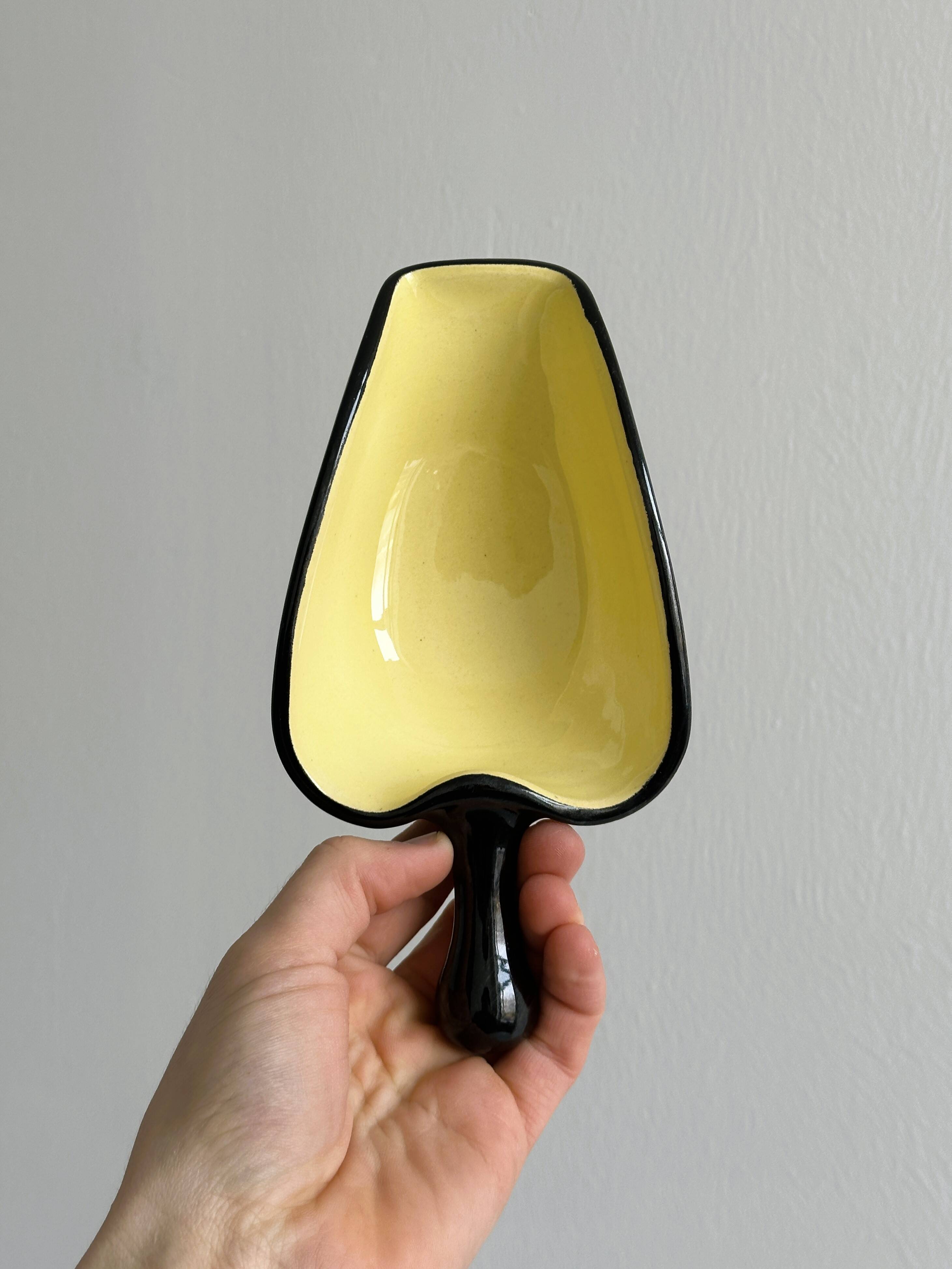 3 pepper-shaped cups