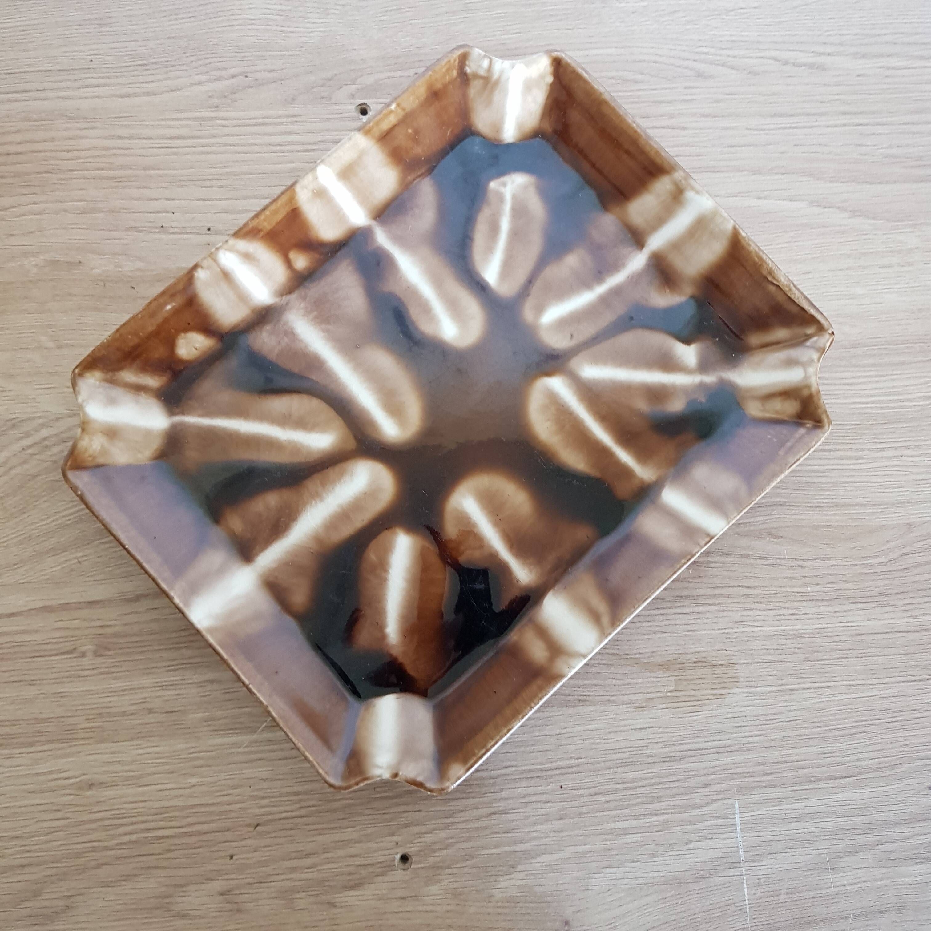 Dish or large vintage empty pocket