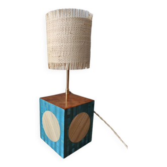 Lampe en marqueterie de paille et en loupe de frêne