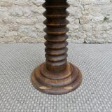 Pedestal table with press screw foot