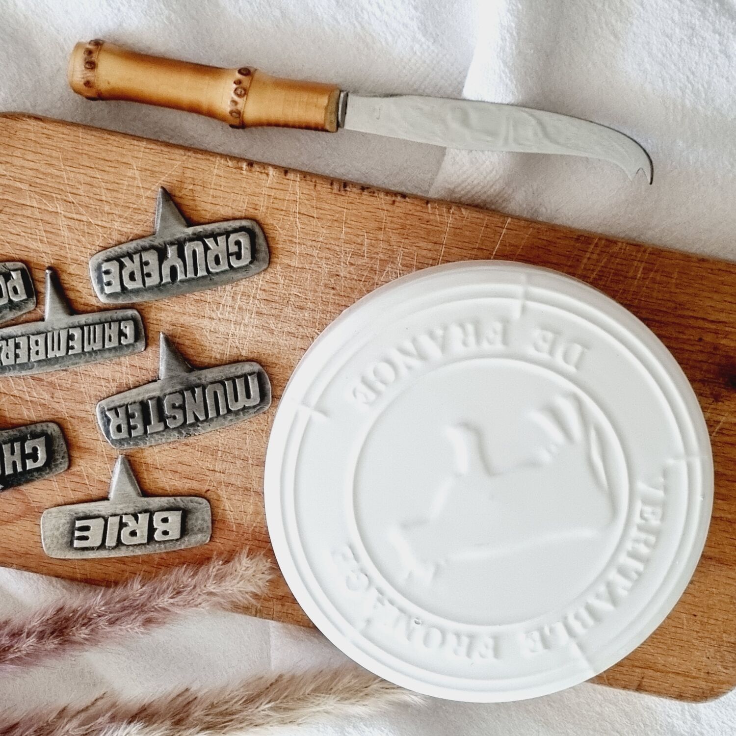 Camembert ceramic box