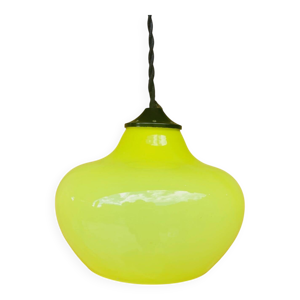 Suspension en opaline