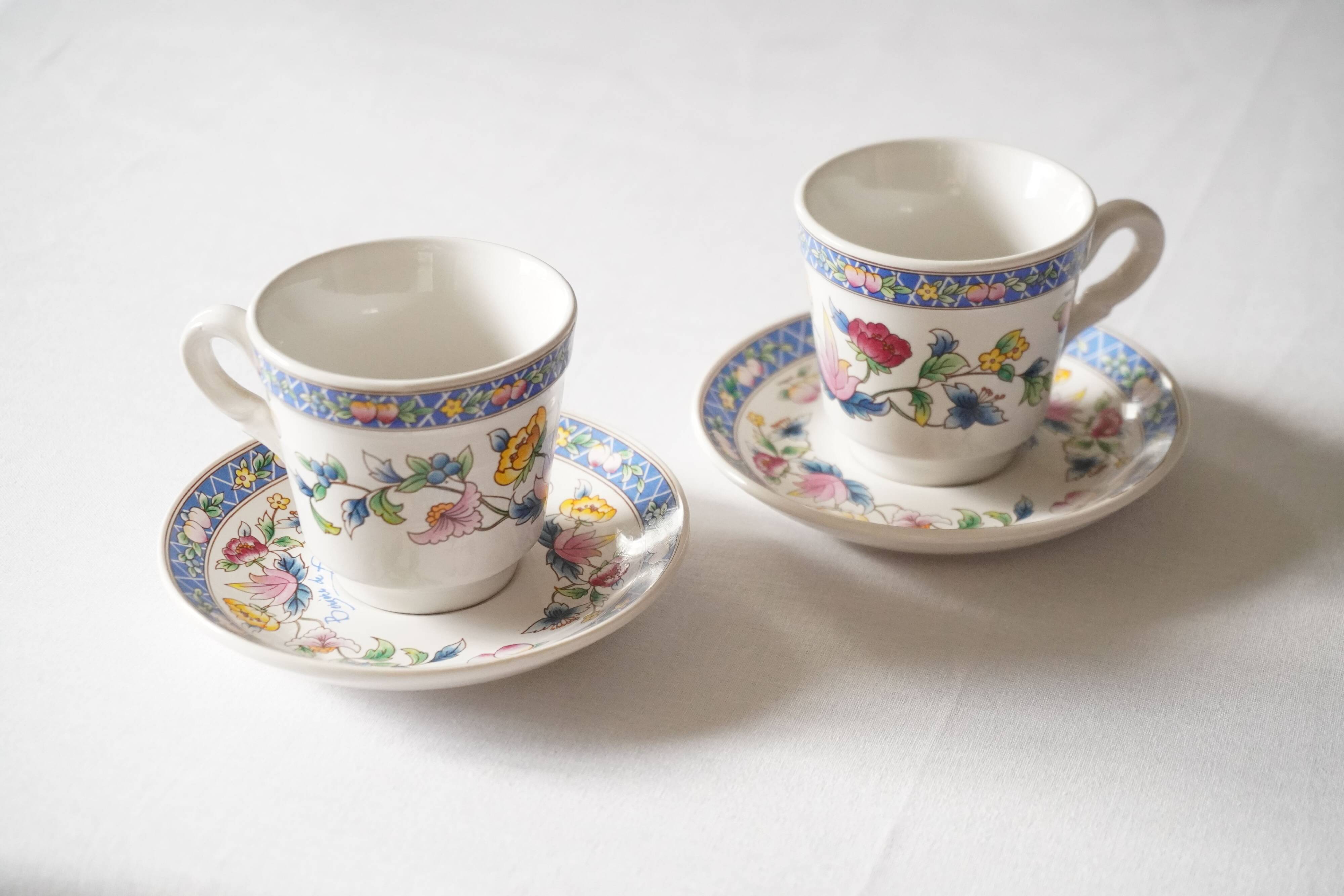 Set of 2 porcelain coffee cups with floral decoration "Bergère de France"