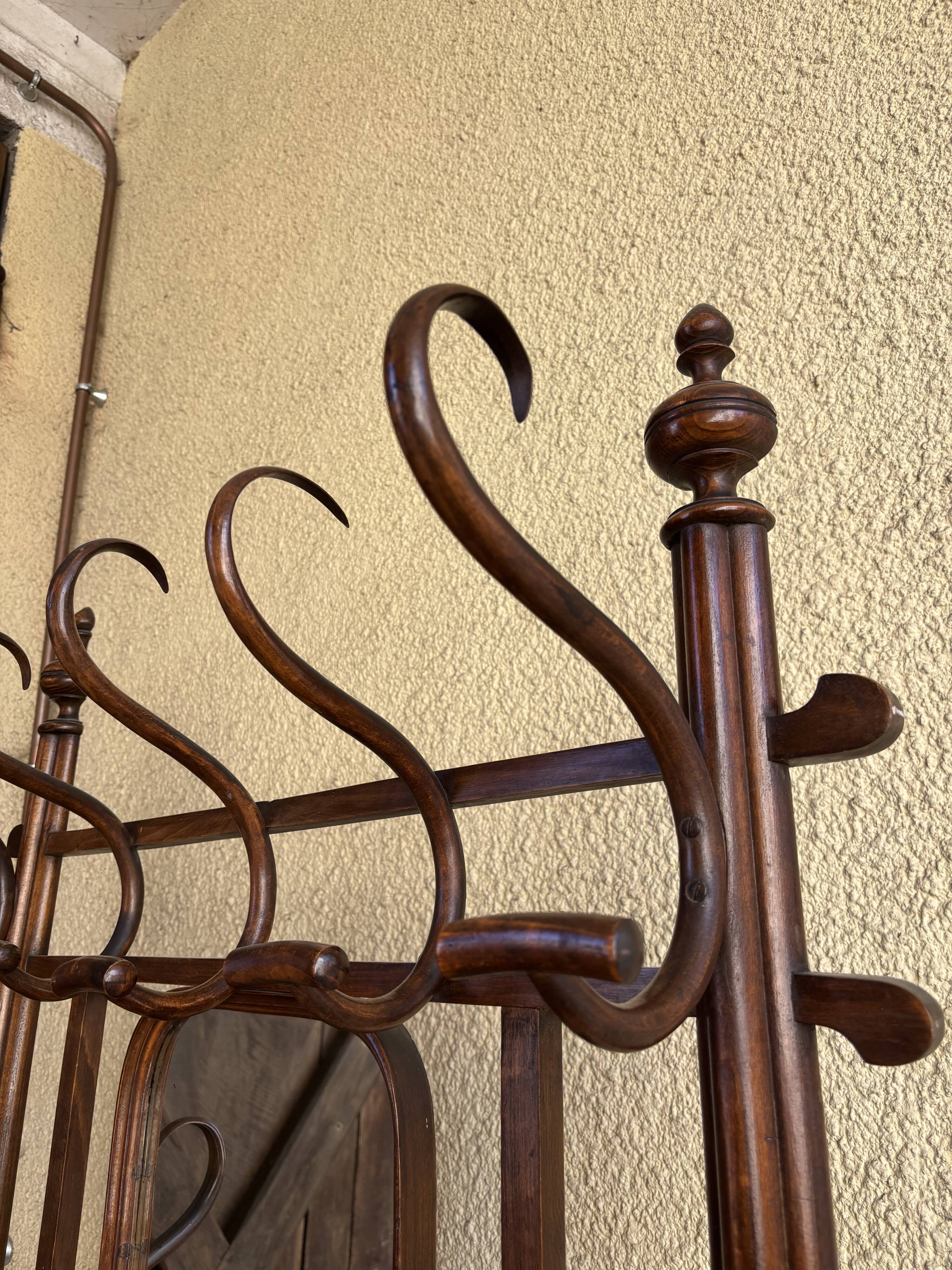 Vestiare de style Thonet