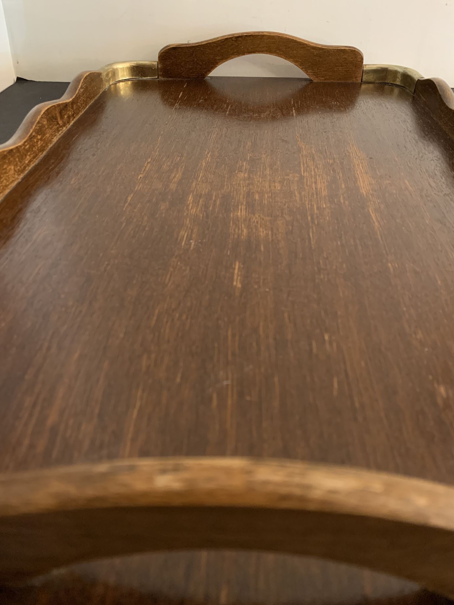 Plateau de service ancien en bois et laiton 61 x 38 cm