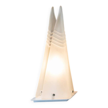 Lampe à poser pyramide Murano en verre dépoli - design Space Age original - fabriquée en Italie - années 70
