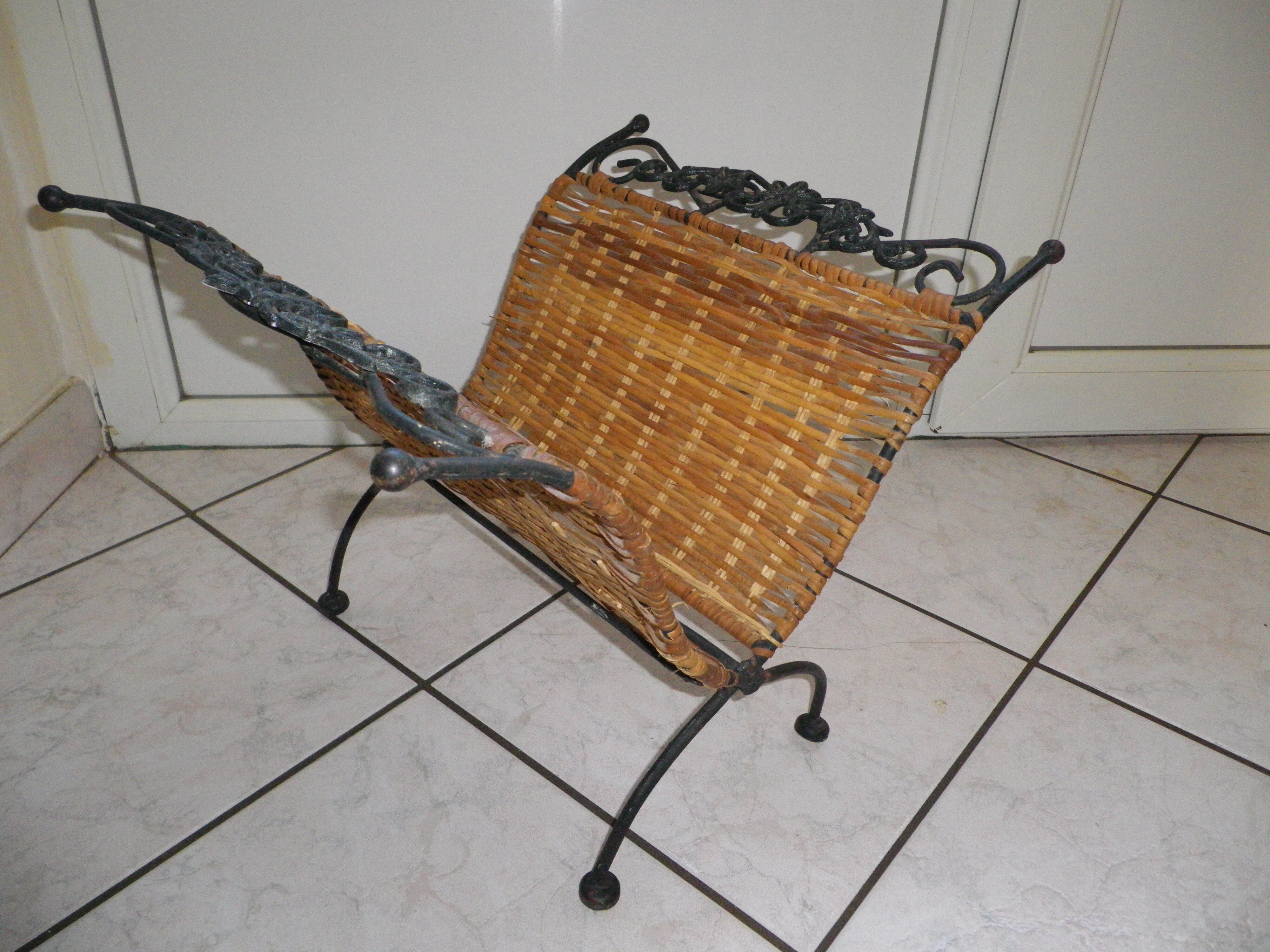 Wrought iron and wicker magazine door - Year 1970