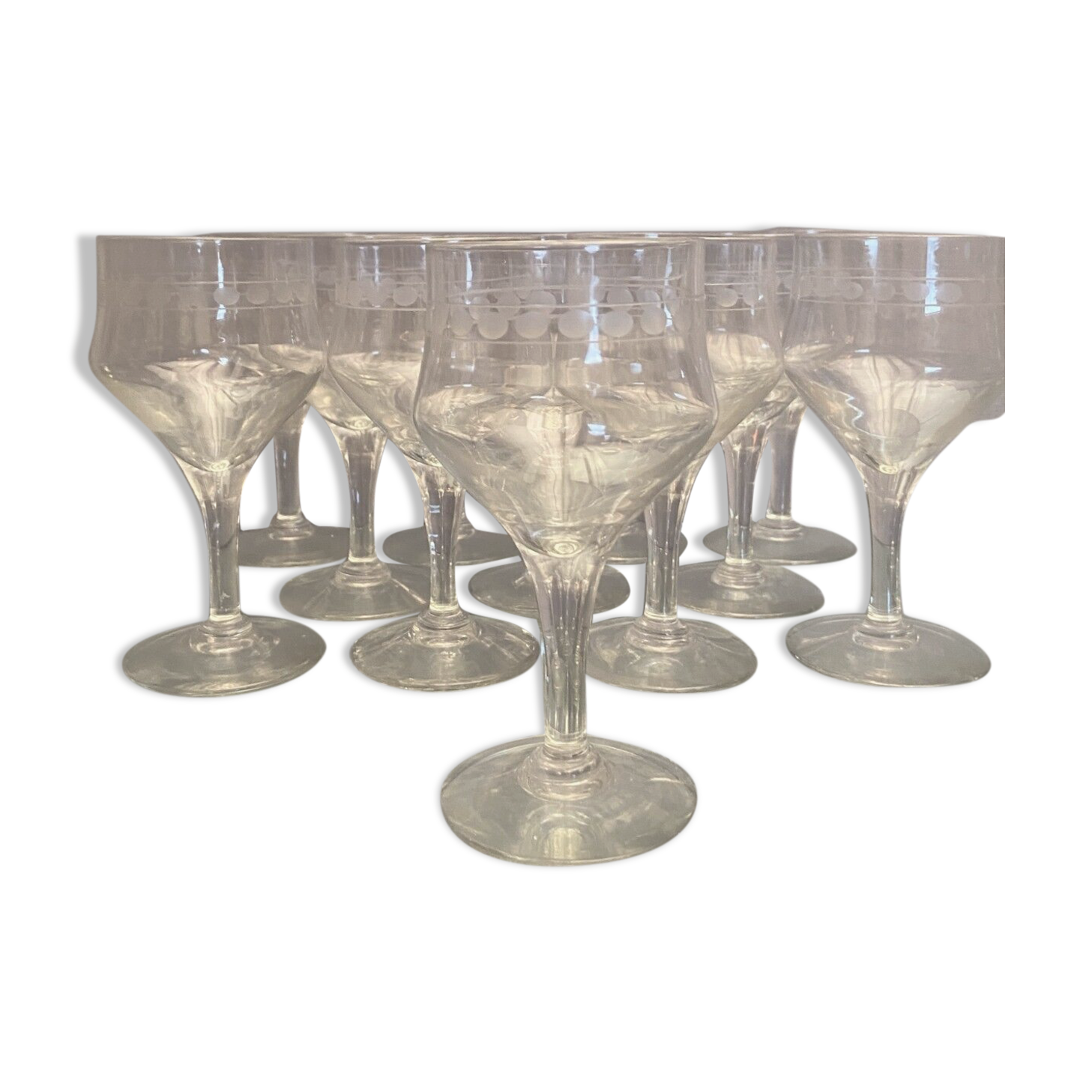 Suite of 12 glasses with feet in cut glass mid-twentieth century