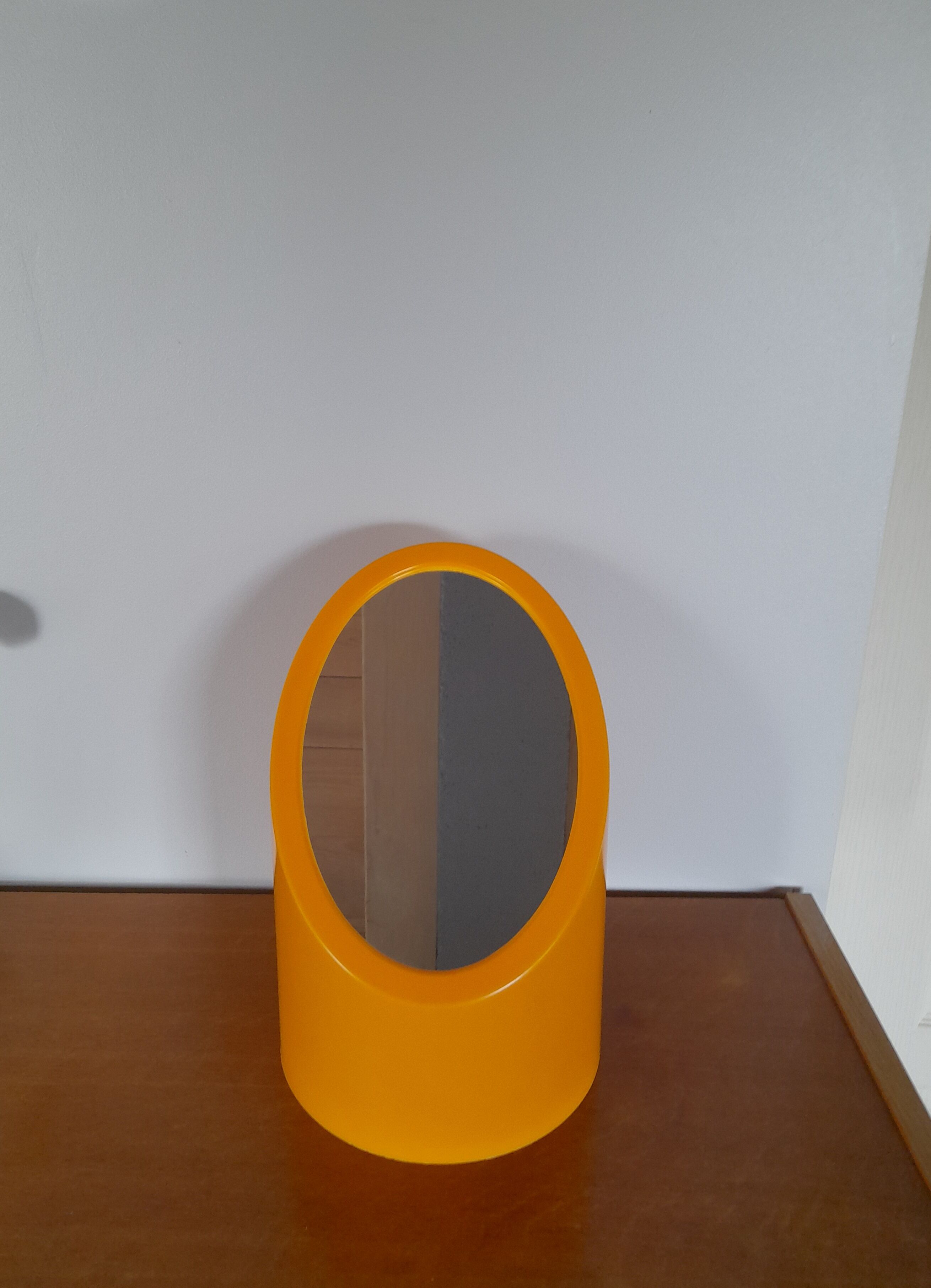 Lipstick mirror 1970