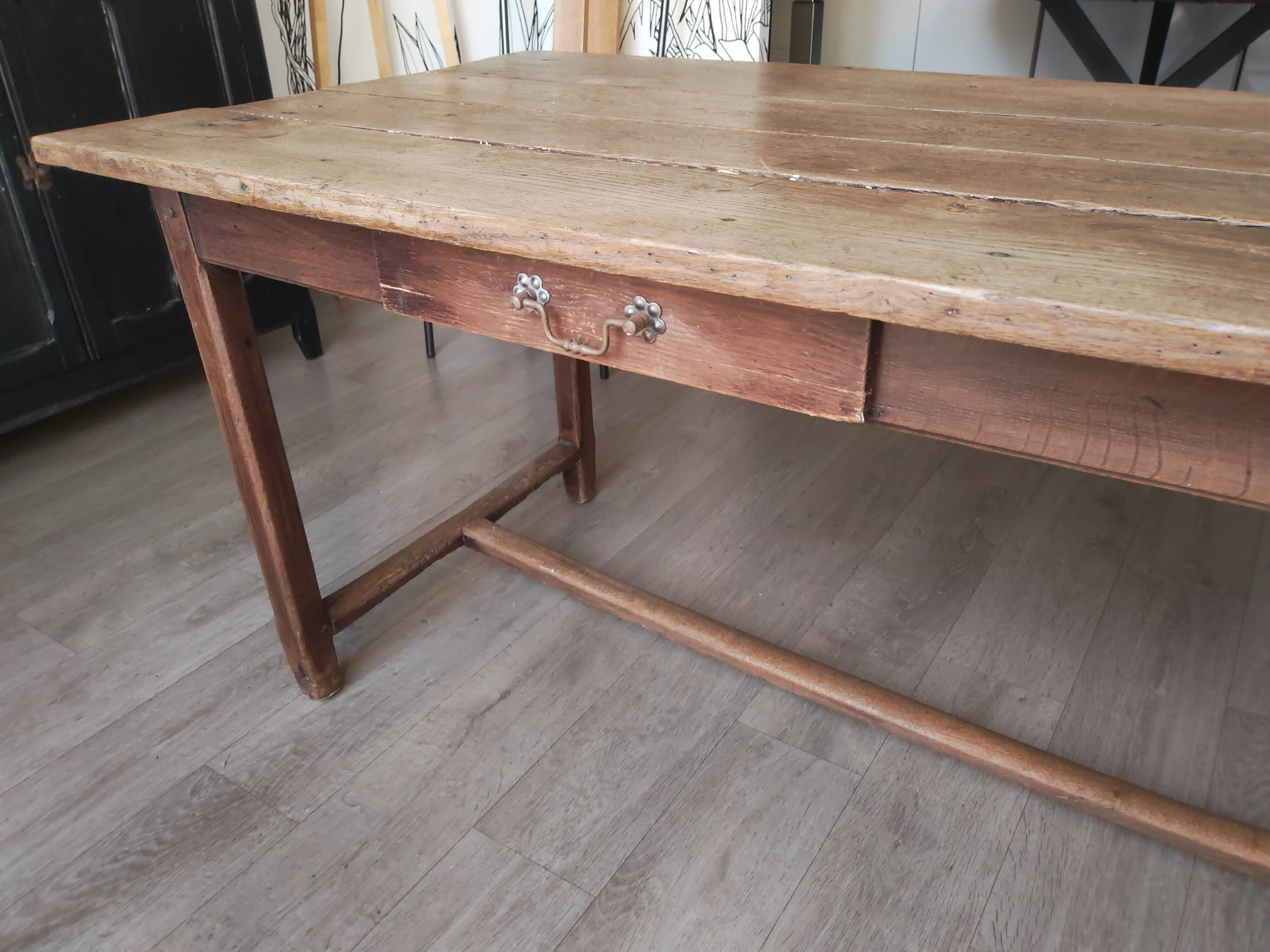 Farm table