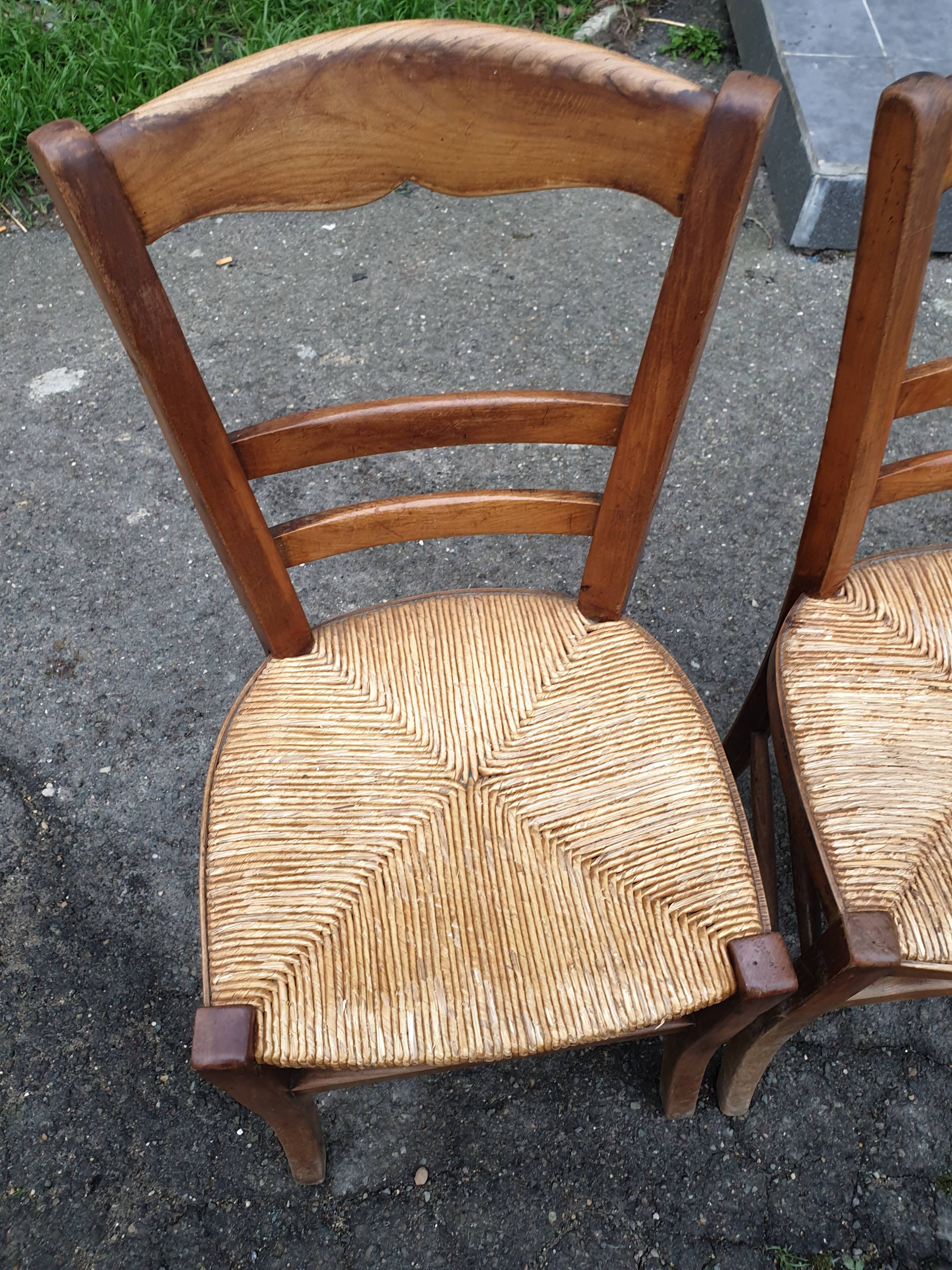 Pair of chairs paillé