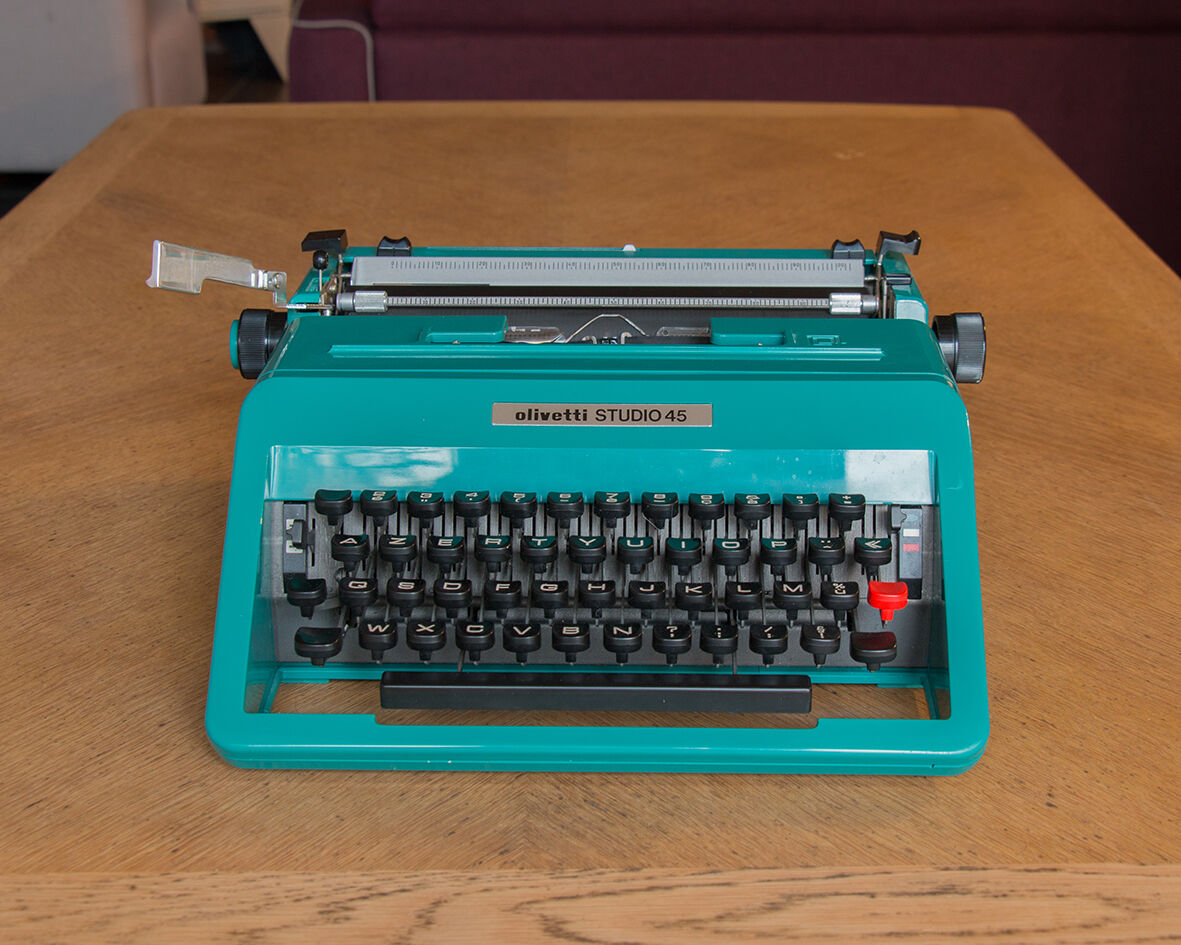 Machine à écrire Olivetti Studio 45