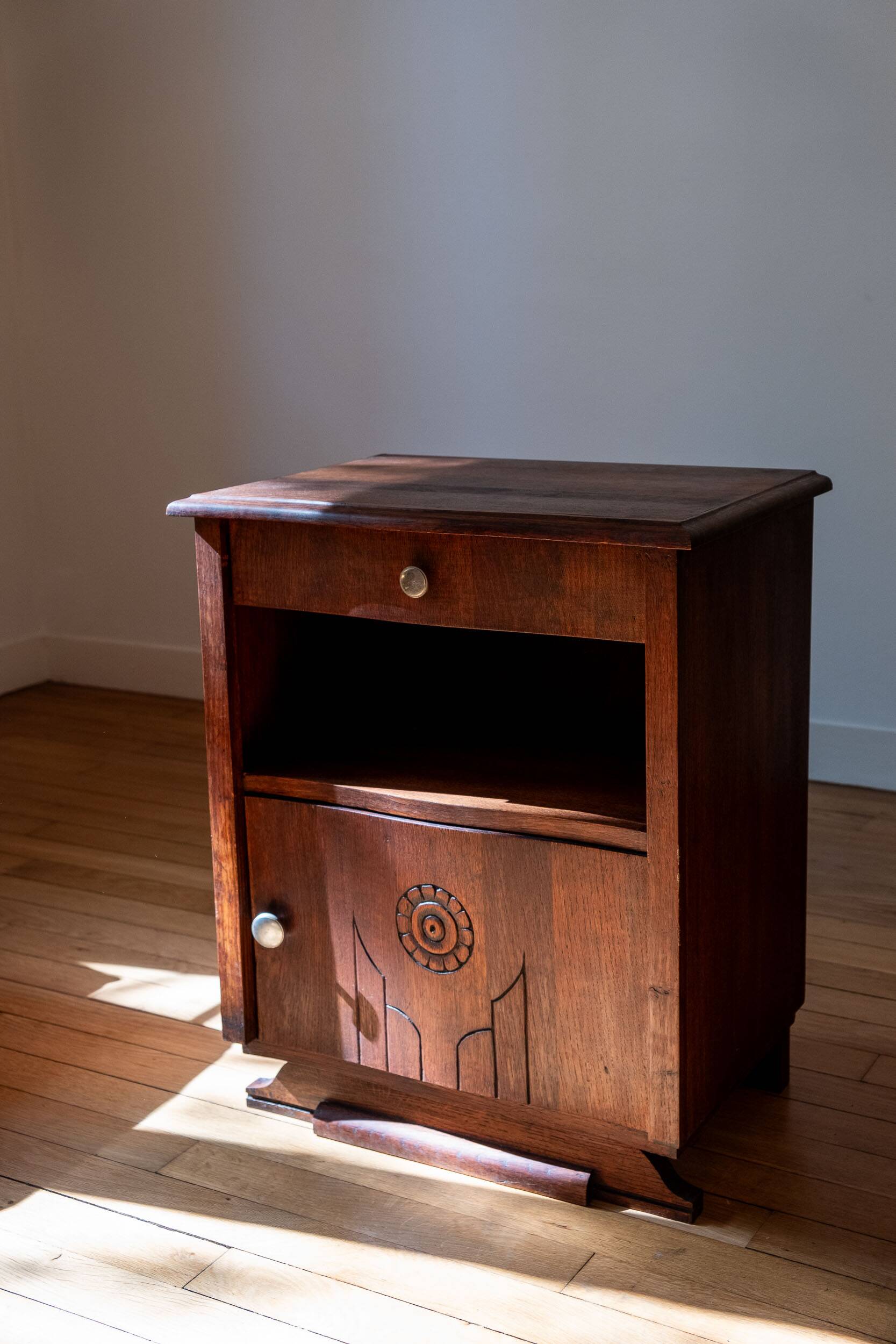 Chevet en bois sculpté - Art Déco, années 30-40