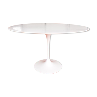 Table à mange Eero Saarinen Pour Knoll International  datant des années 70