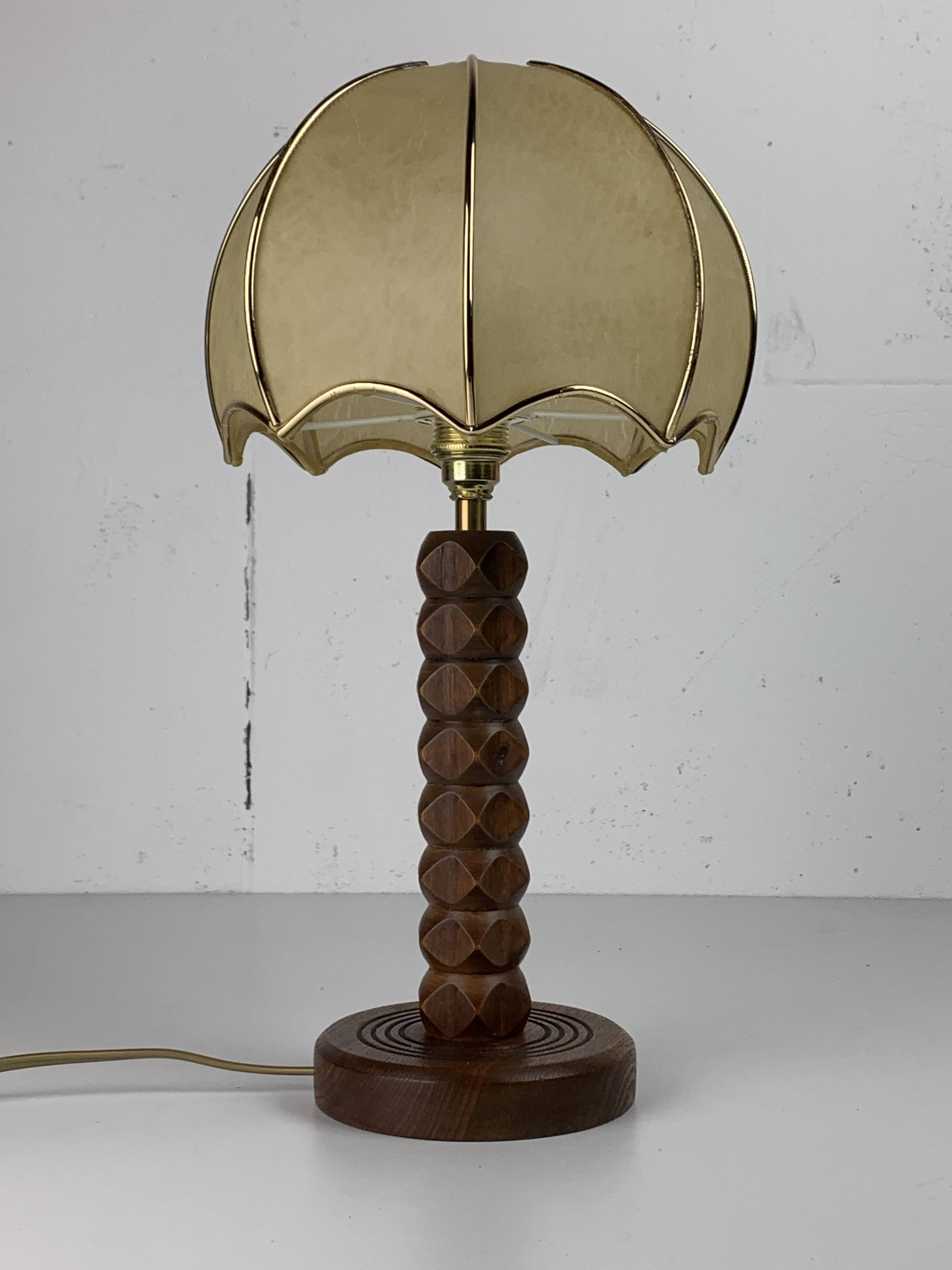 French modernist wood turned mushroom cocoon table lamp, 1950s