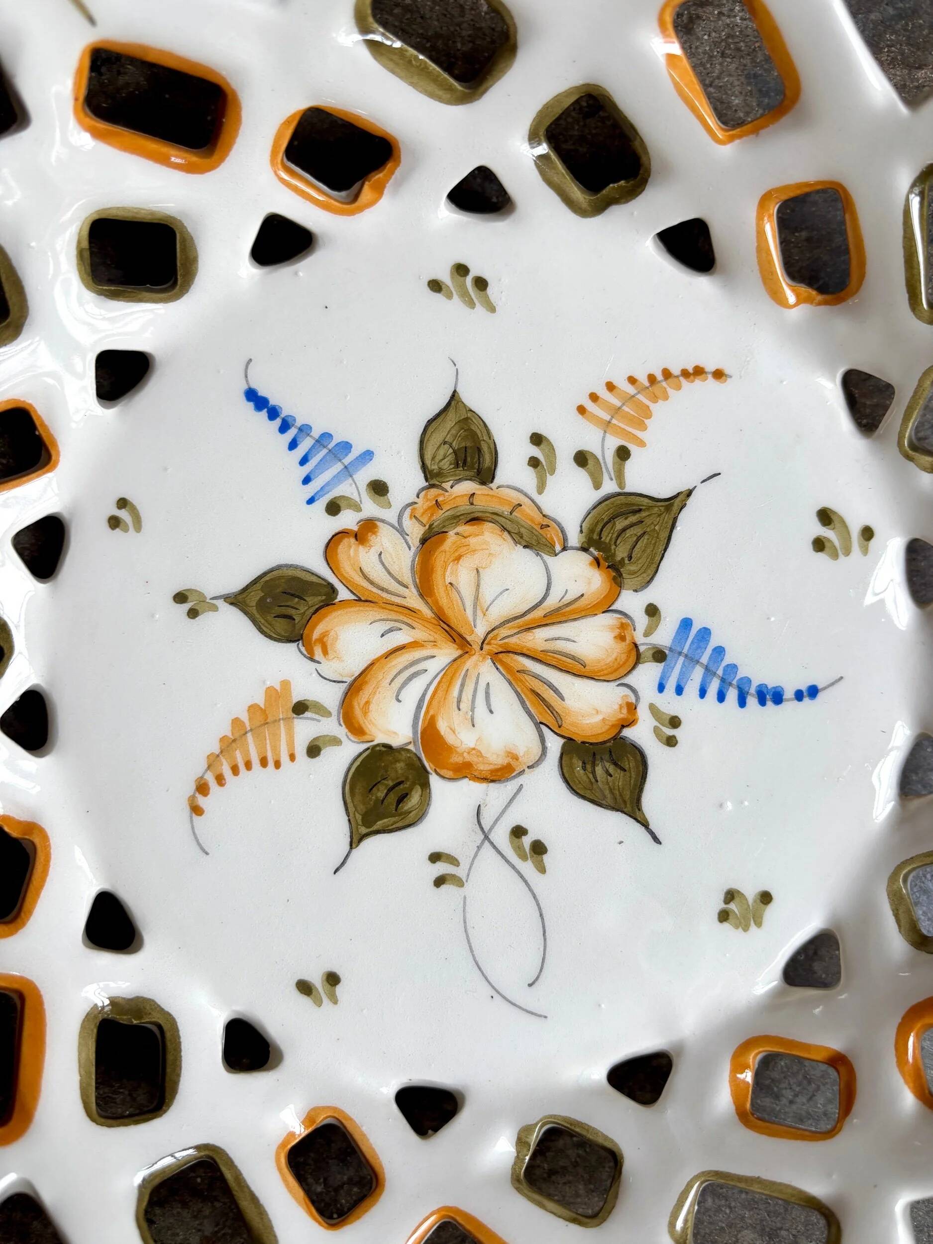 Openwork Moustiers bowl in hand-painted earthenware