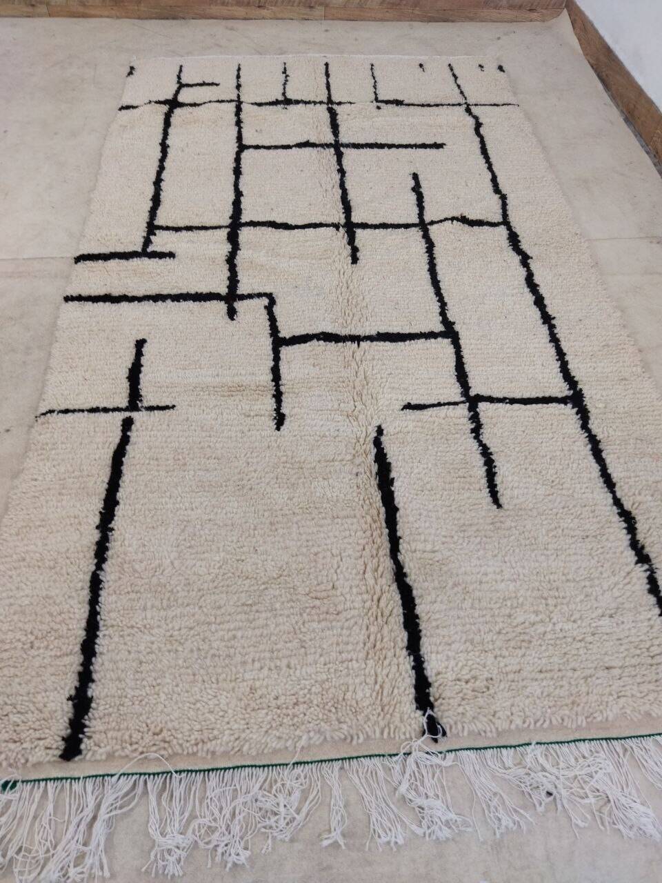 Handmade Moroccan Berber Rug 260 X 148CM