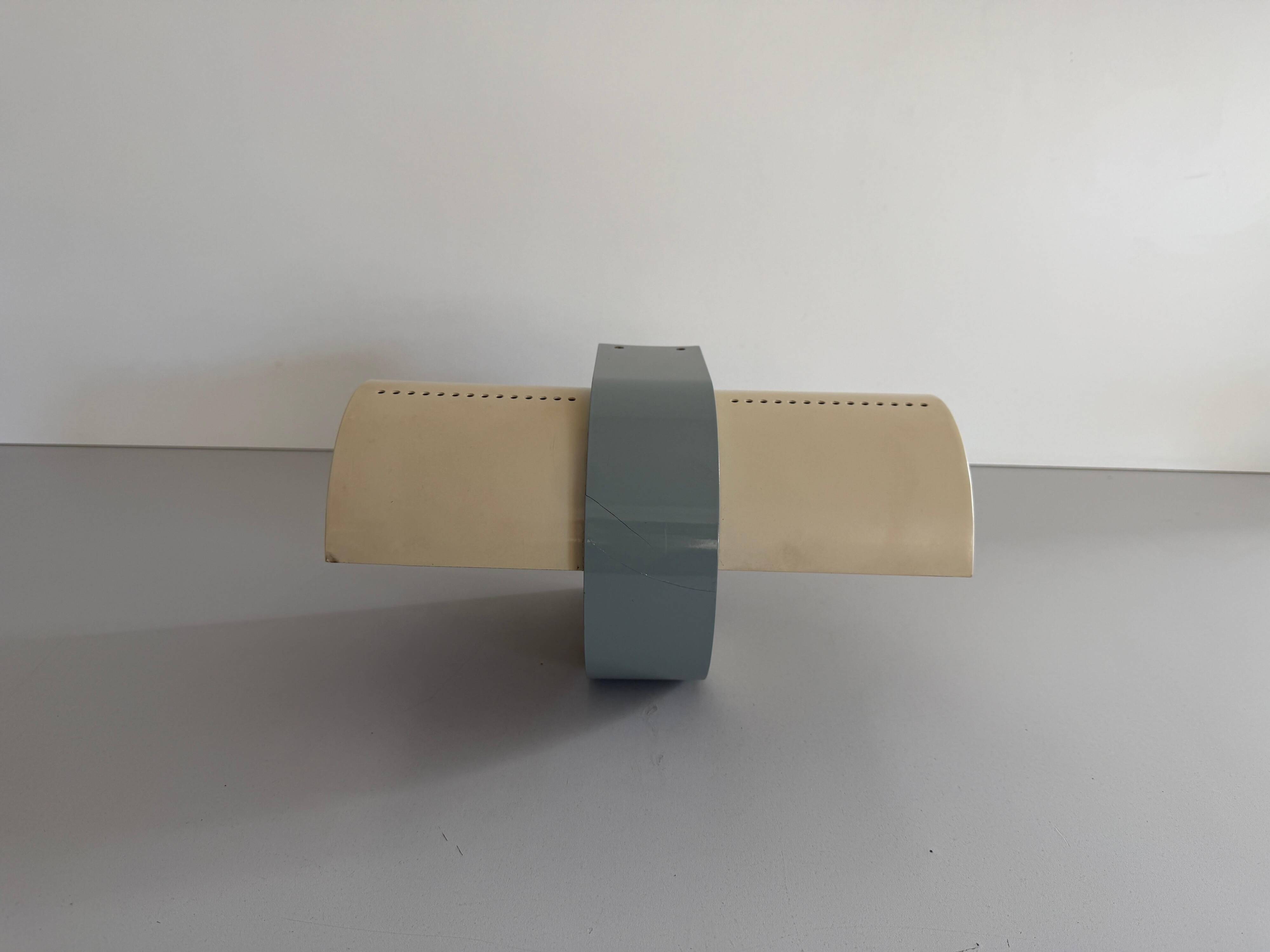 Simple wall light Model No by Eric Gottein for Artemide, 1970s, Italy.