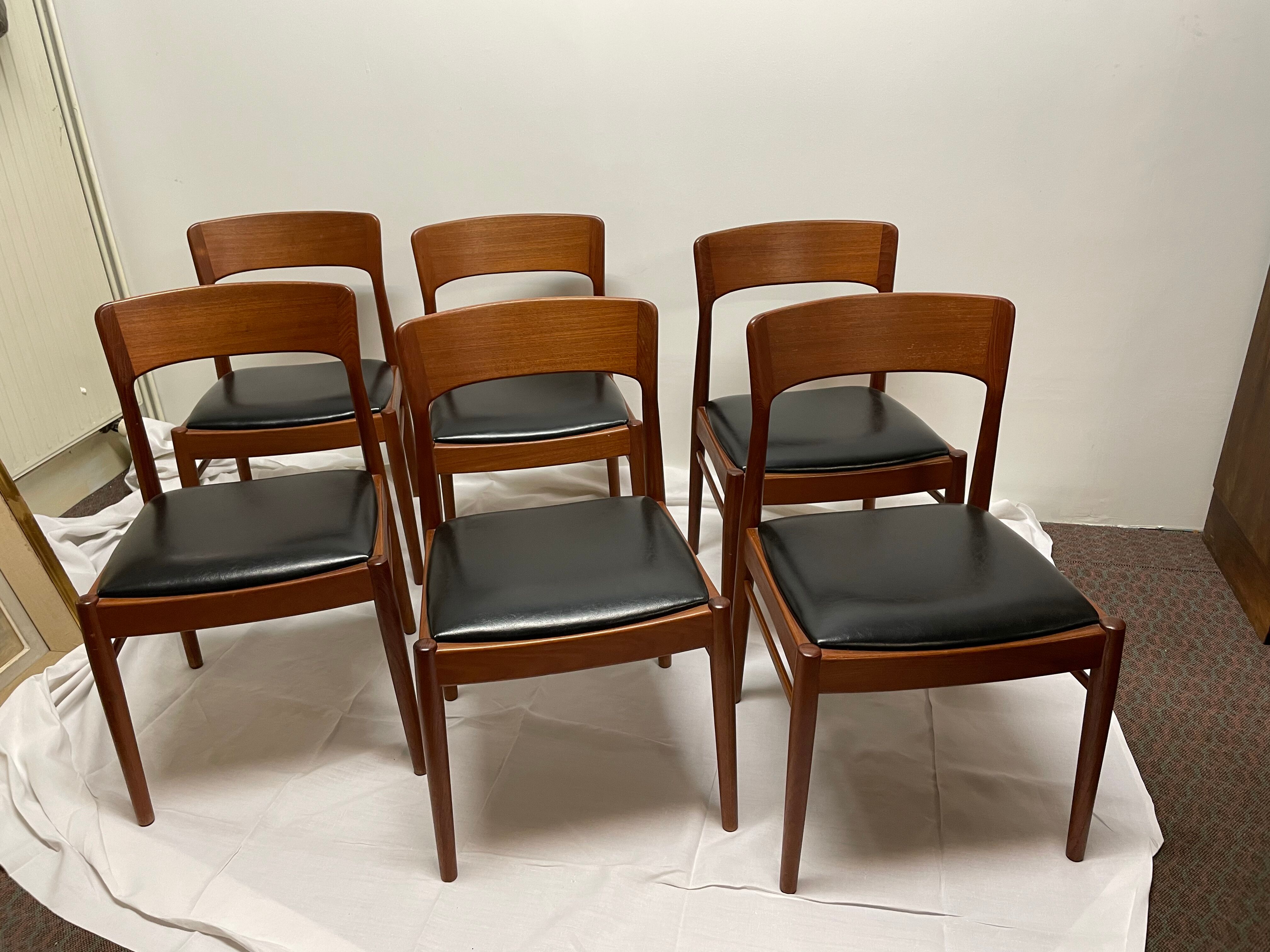 Suite of 6 very beautiful chairs Henning Kjaernulf, ks danemark
