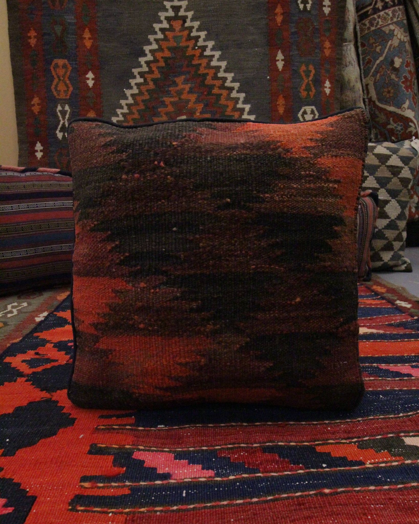Housse de coussin en laine orientale faite à la main
