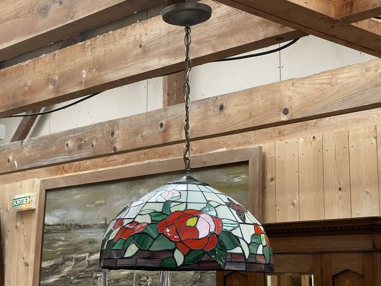 Tiffany style pendant light