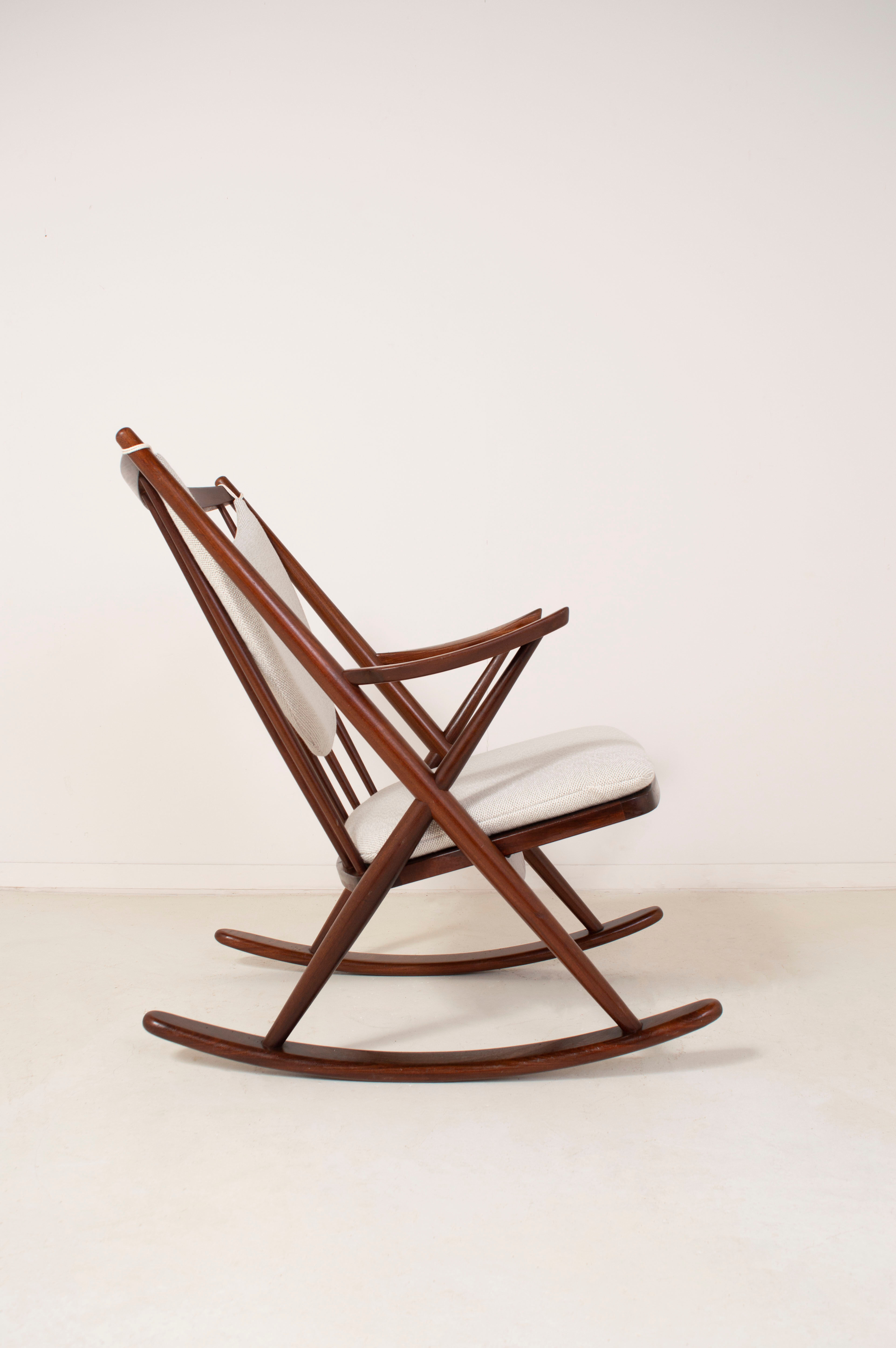 Rocking chair no 182 en teck par Frank Reenskaug - 1960