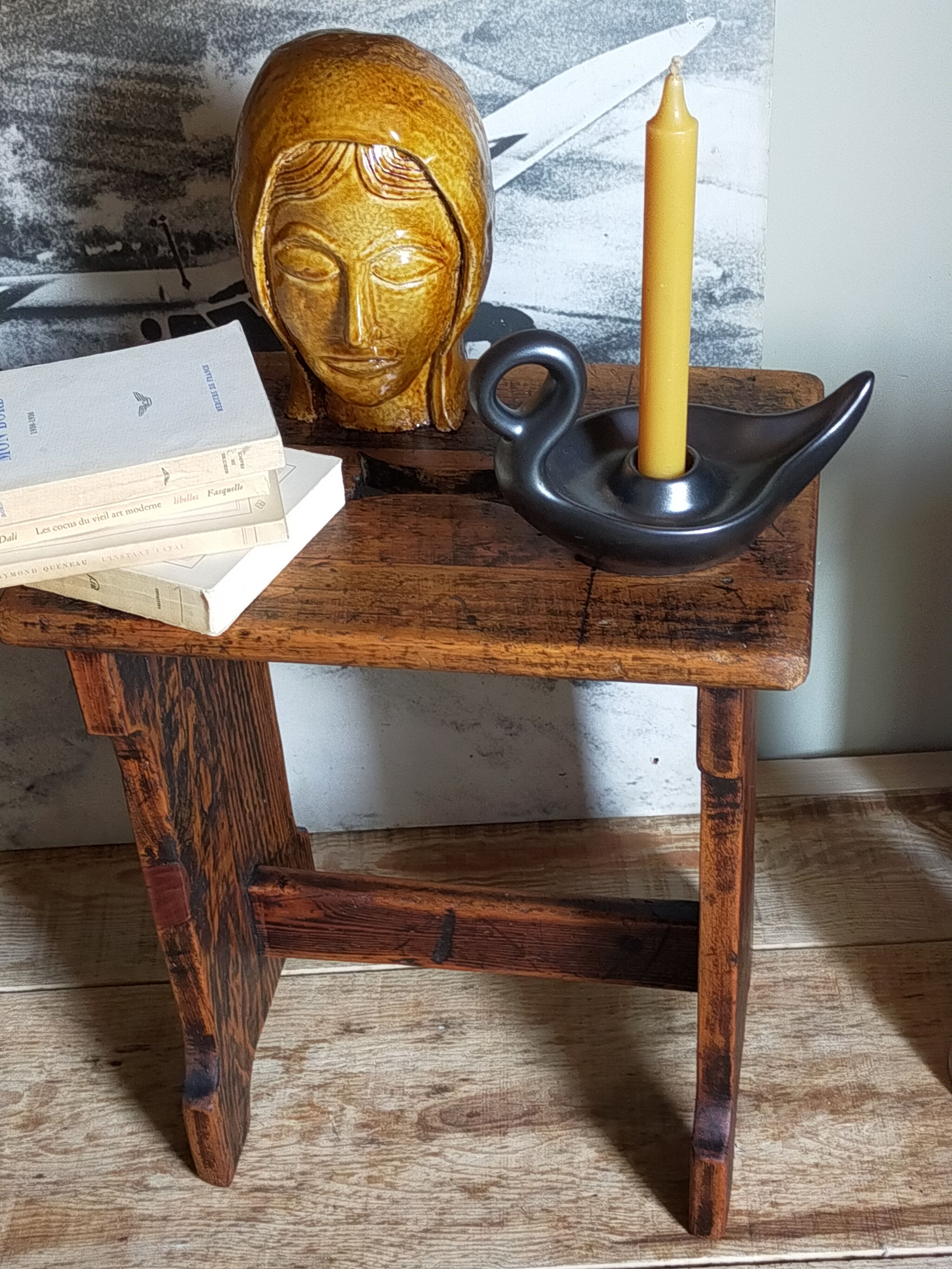 Stool of auxiliary Art-popular in old solid wood