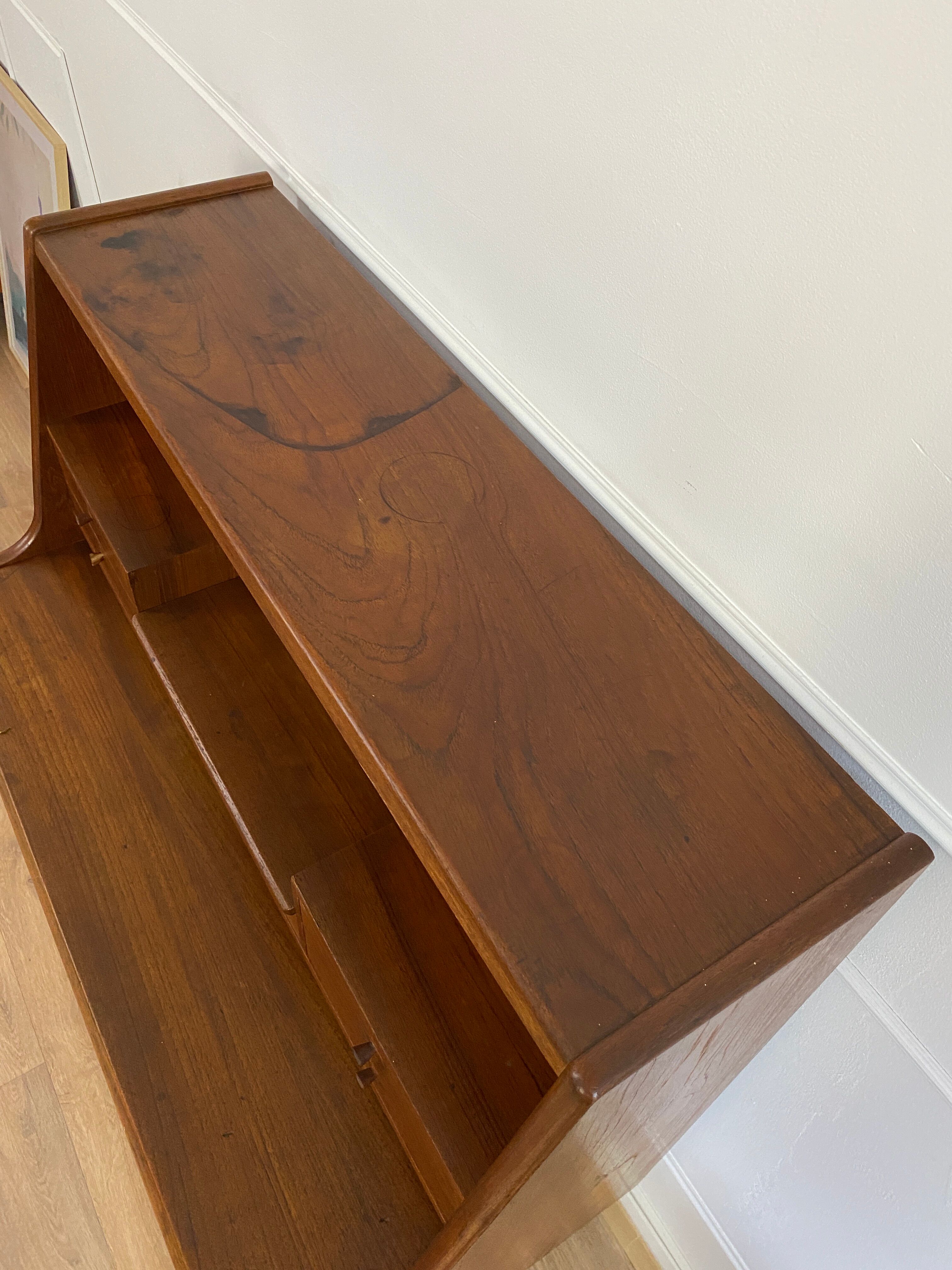 Secretary Arne Wahl Iversen, Vinde Mobelfabrik edition