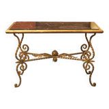 Table basse en fer forgé, plateau en marbre veiné, 1940-1950