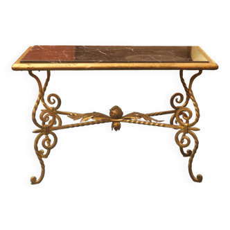 Table basse en fer forgé, plateau en marbre veiné, 1940-1950