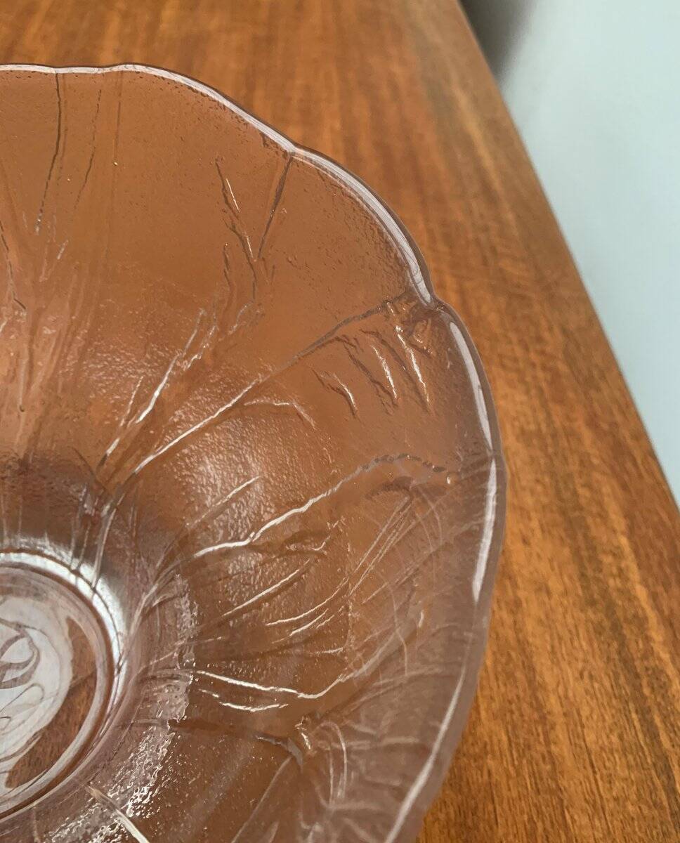 Large glass bowl from the mid-century by Heiniä Kainalossa for Humppila, Finland.