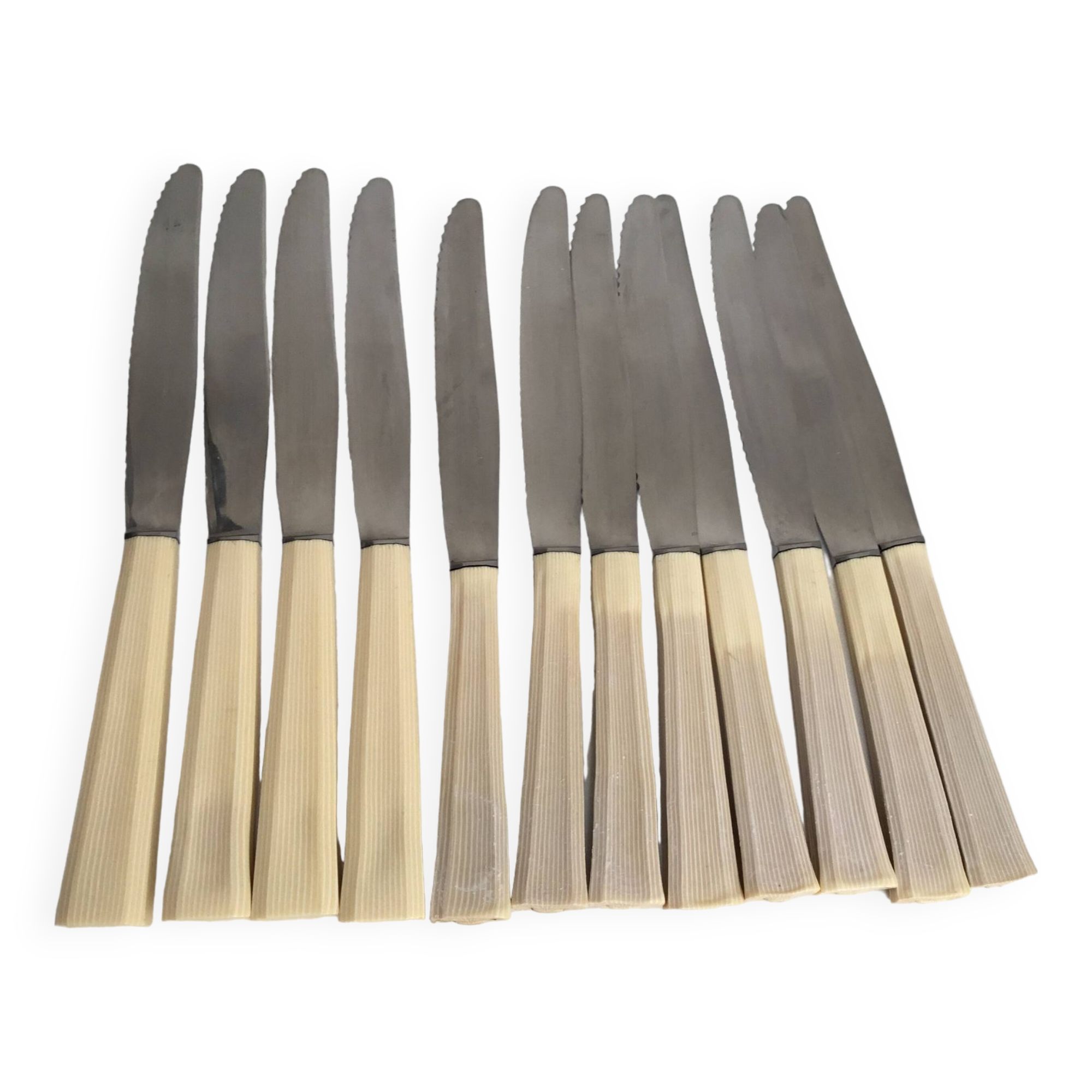 12 couteaux à fromage