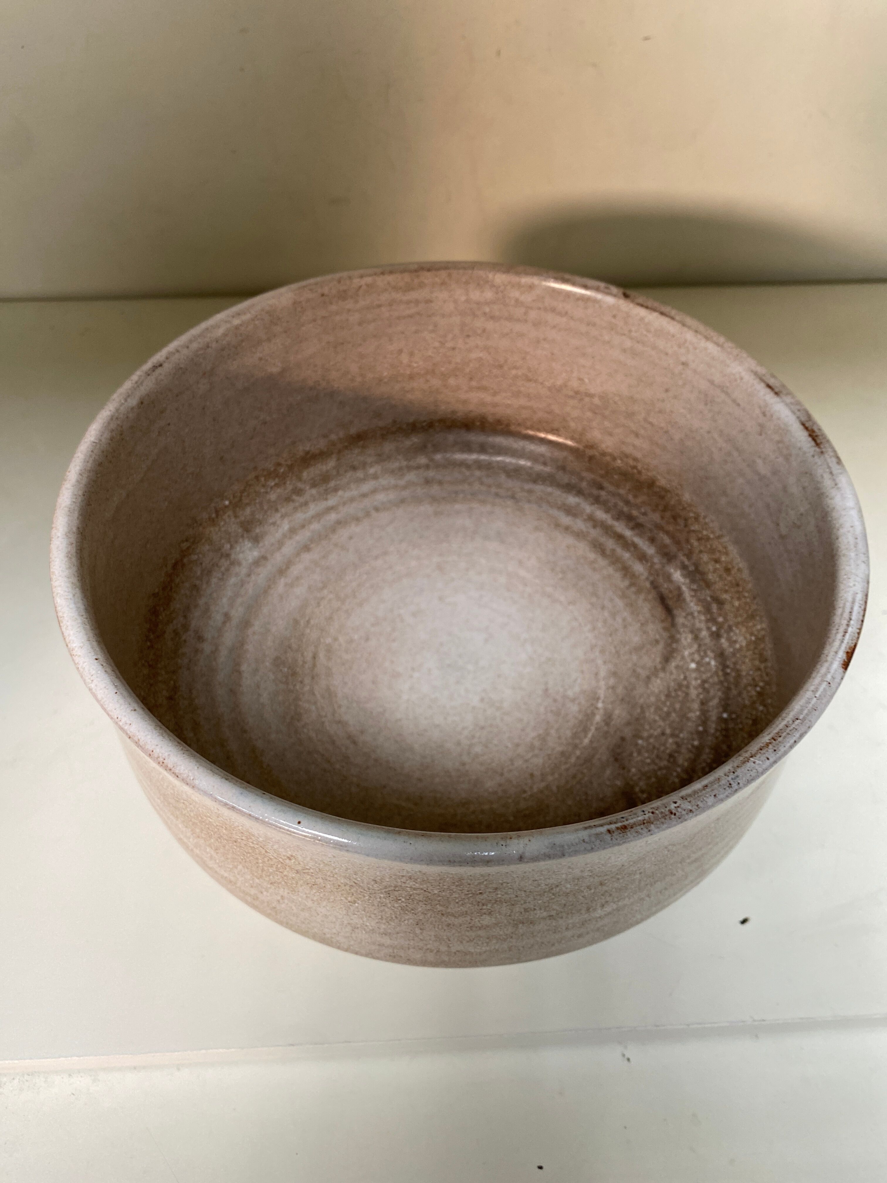 Signed sandstone salad