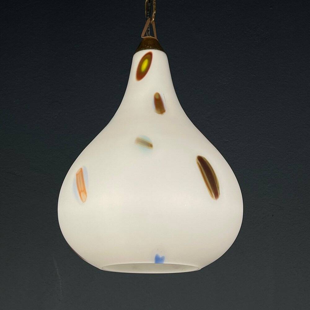 Murano opaline glass pendant lamp from the mid-century by Stilnovo, 1950s.